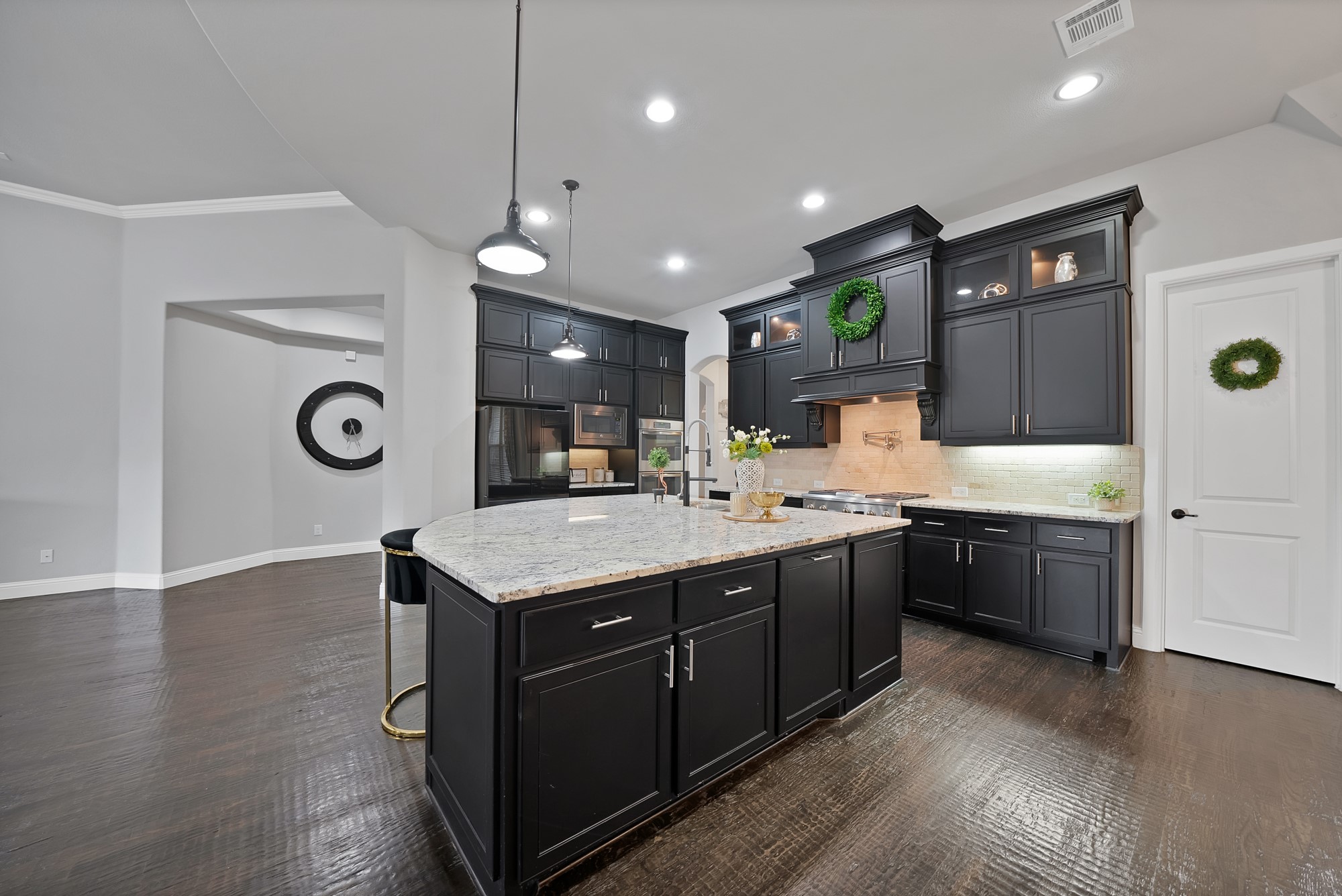 669 Meadow Creek Drive