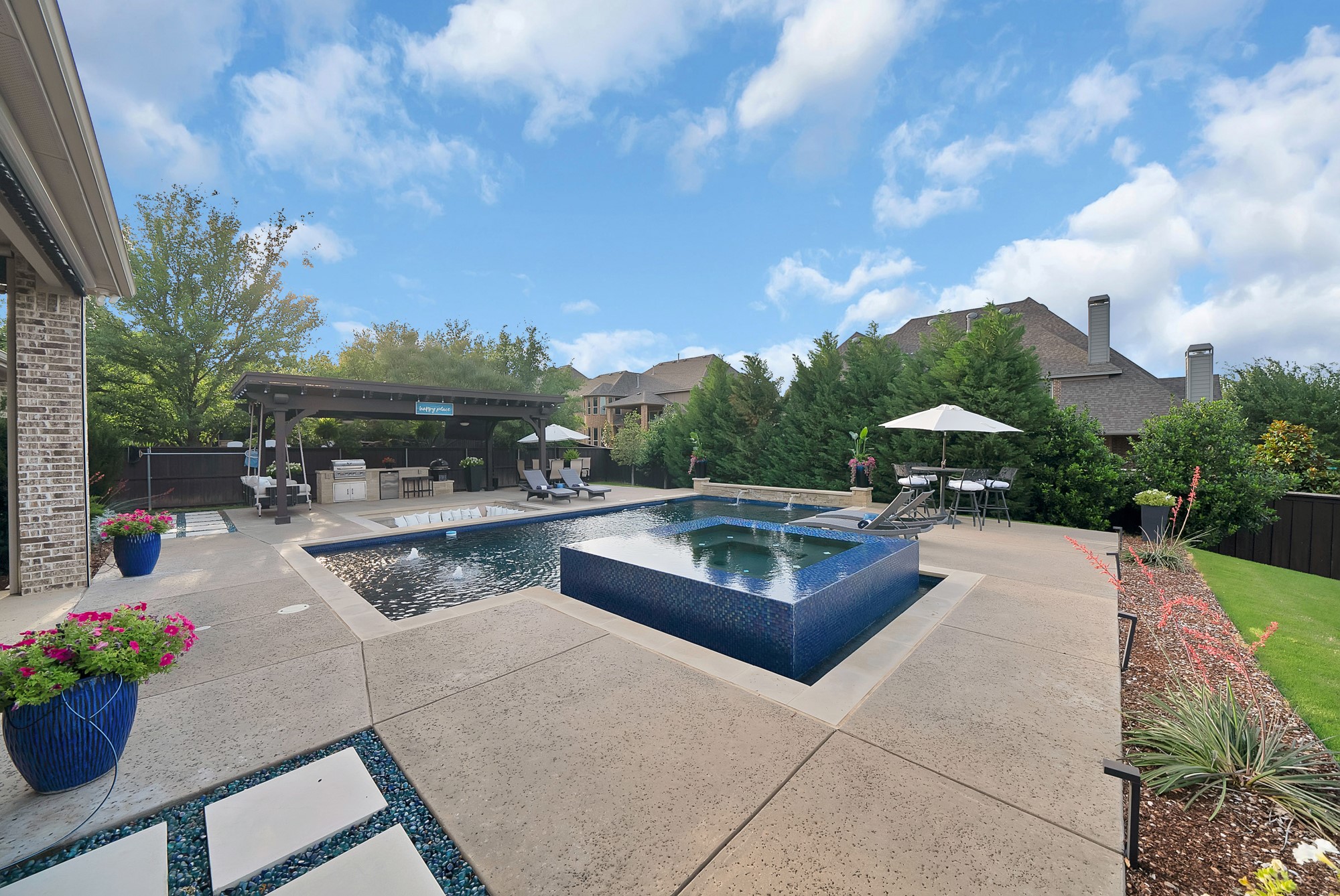 669 Meadow Creek Drive