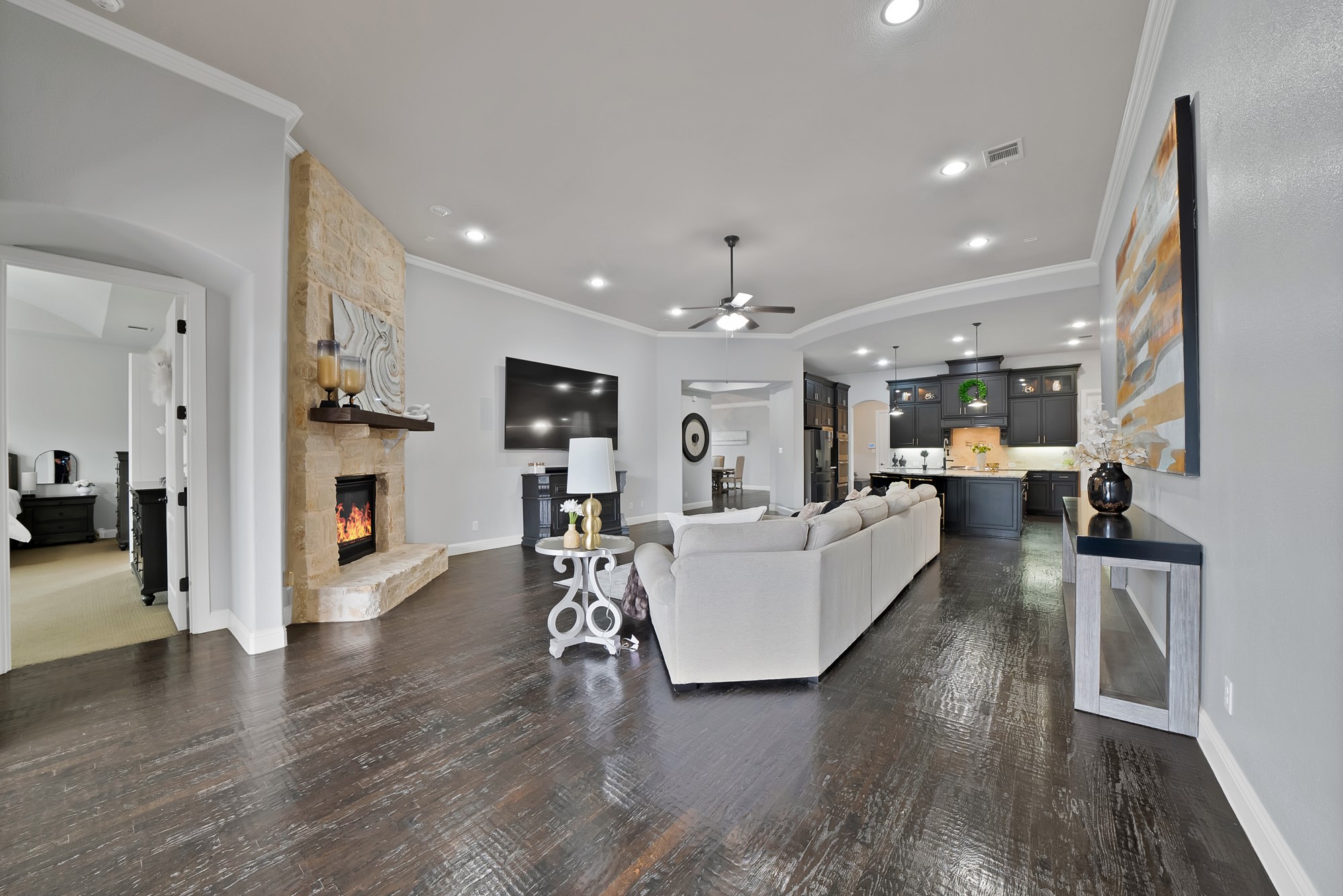 669 Meadow Creek Drive