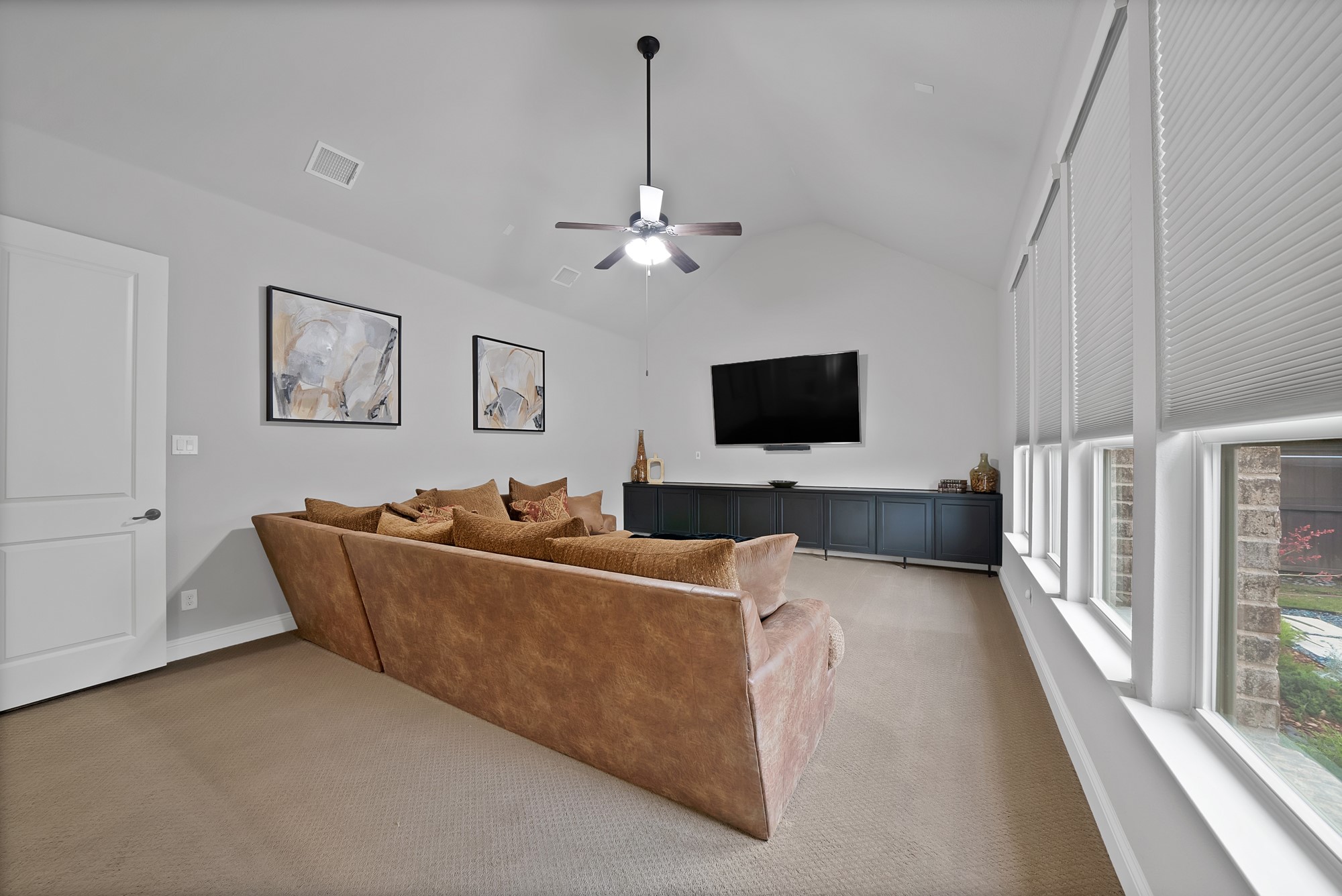 669 Meadow Creek Drive