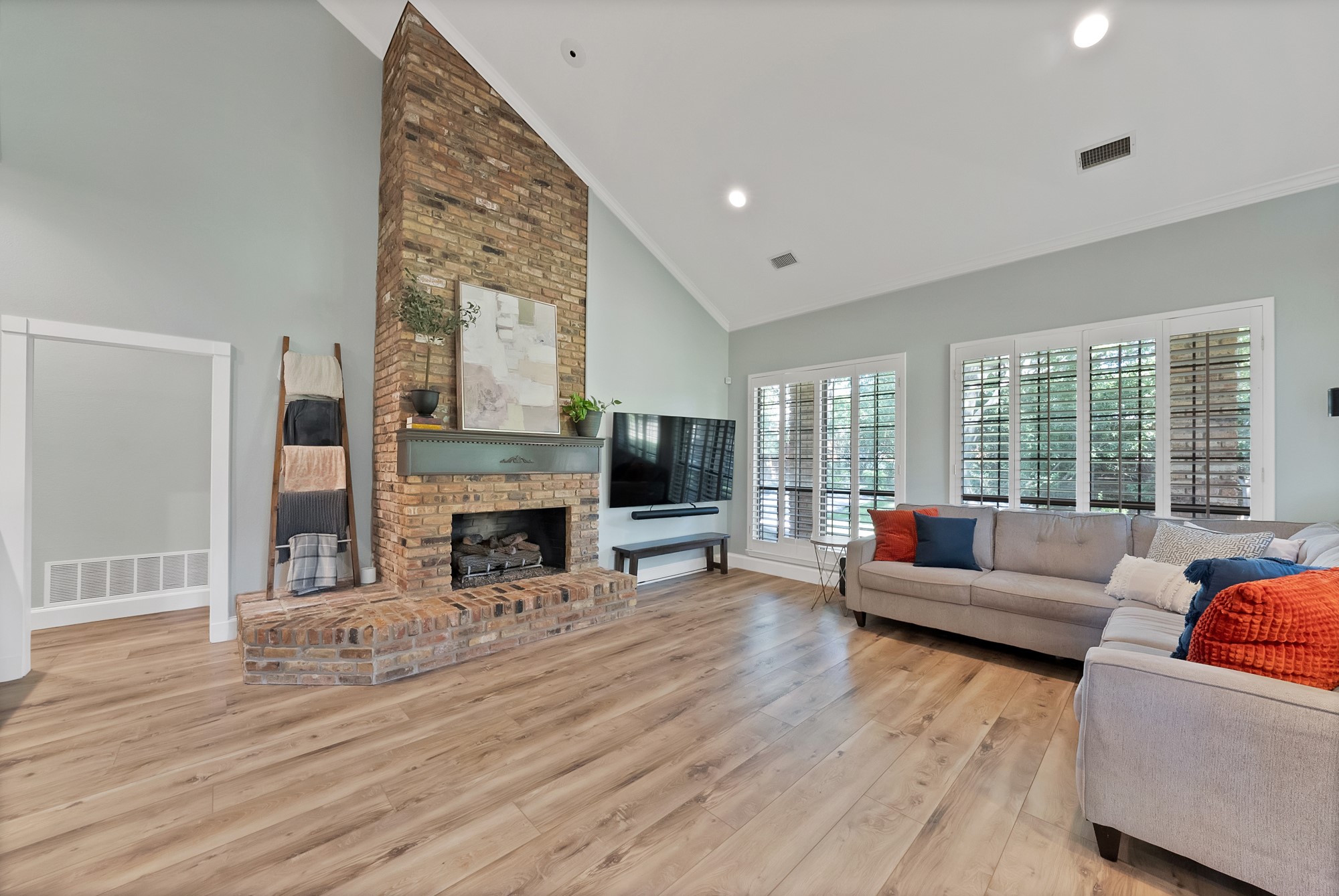 2314 Club Creek Boulevard