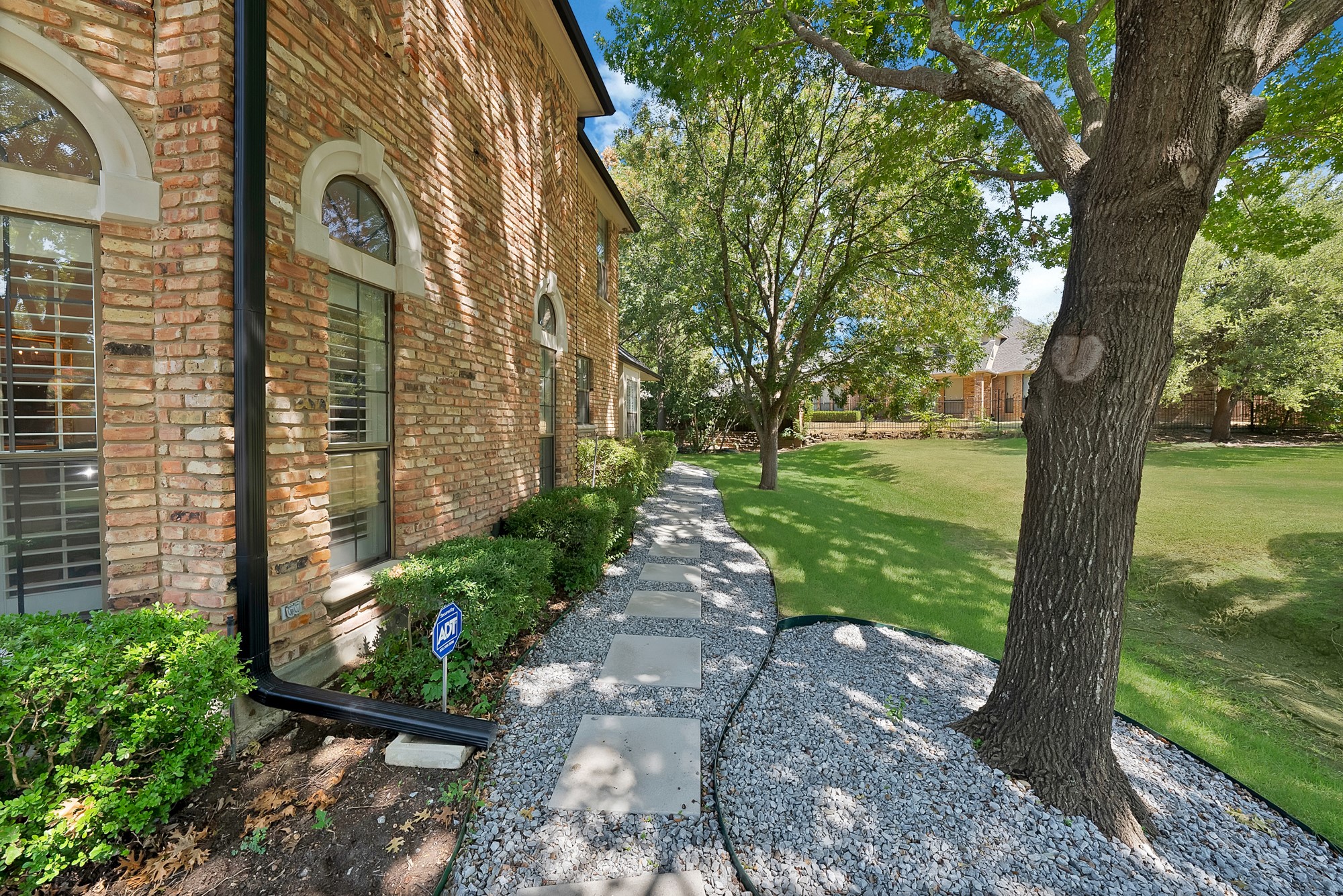 2314 Club Creek Boulevard