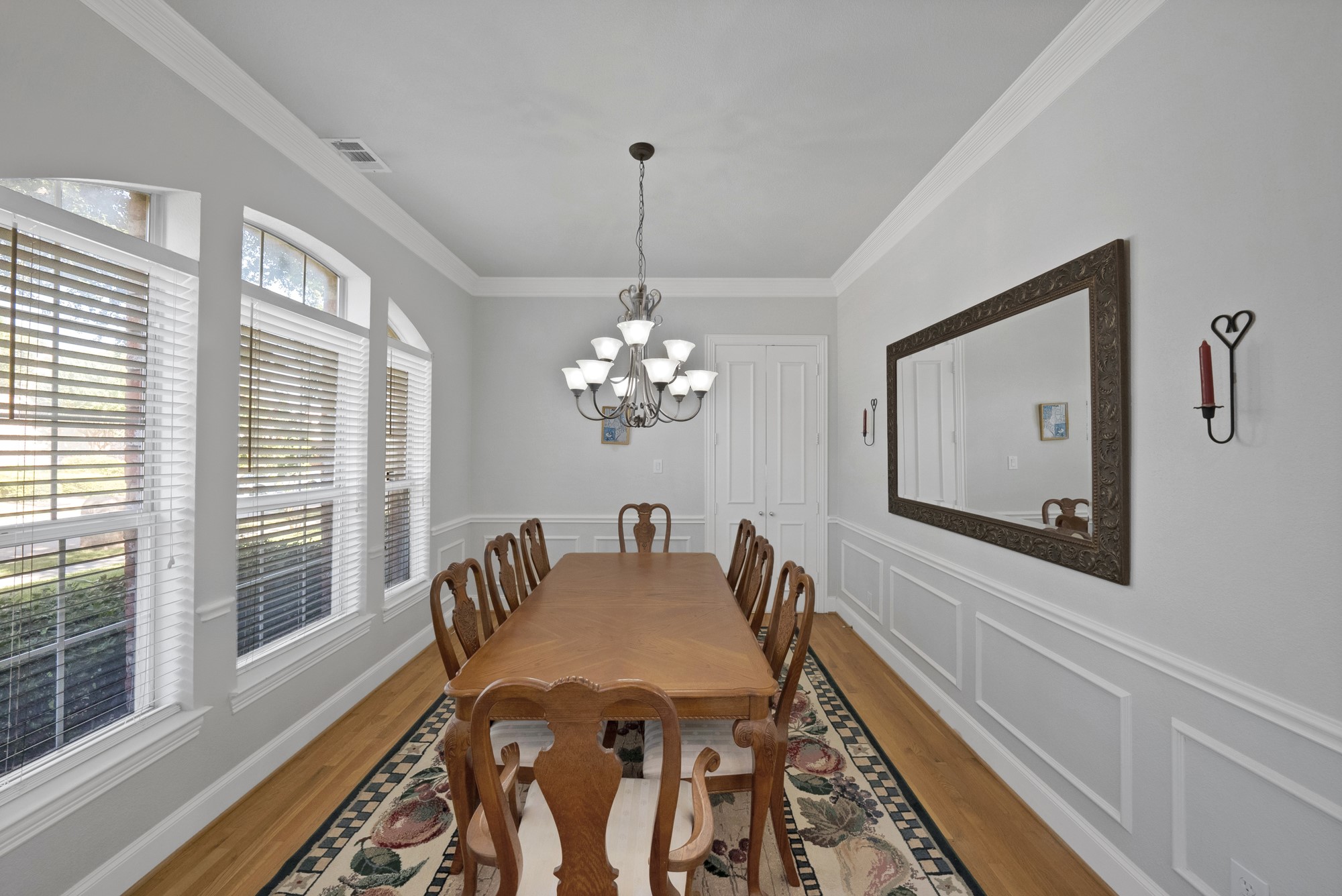 2605 Saratoga Drive