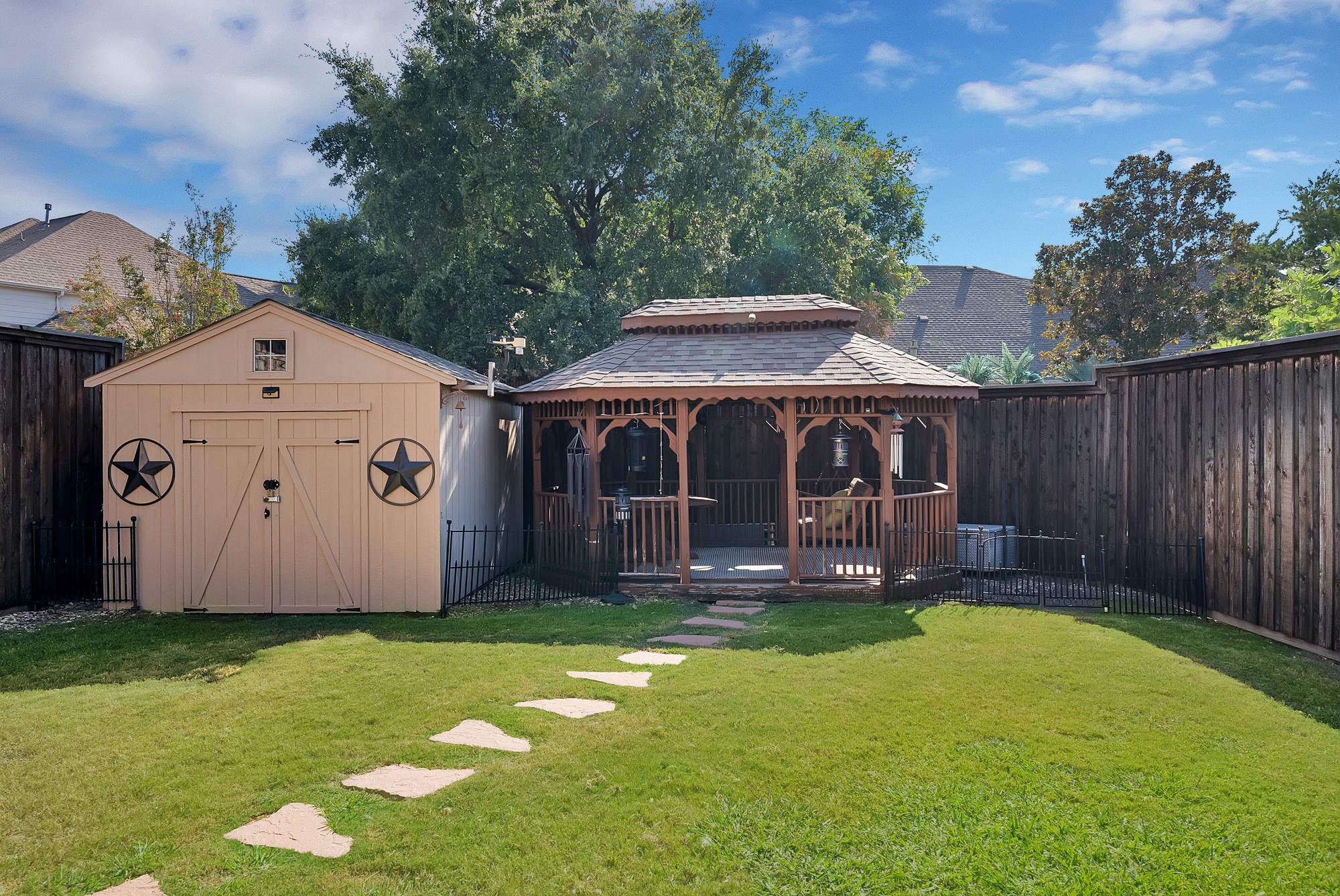 2605 Saratoga Drive