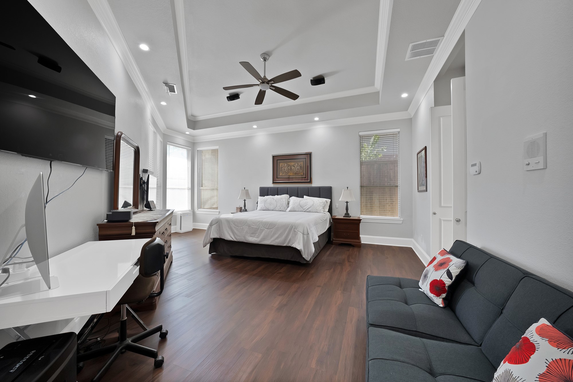 2605 Saratoga Drive