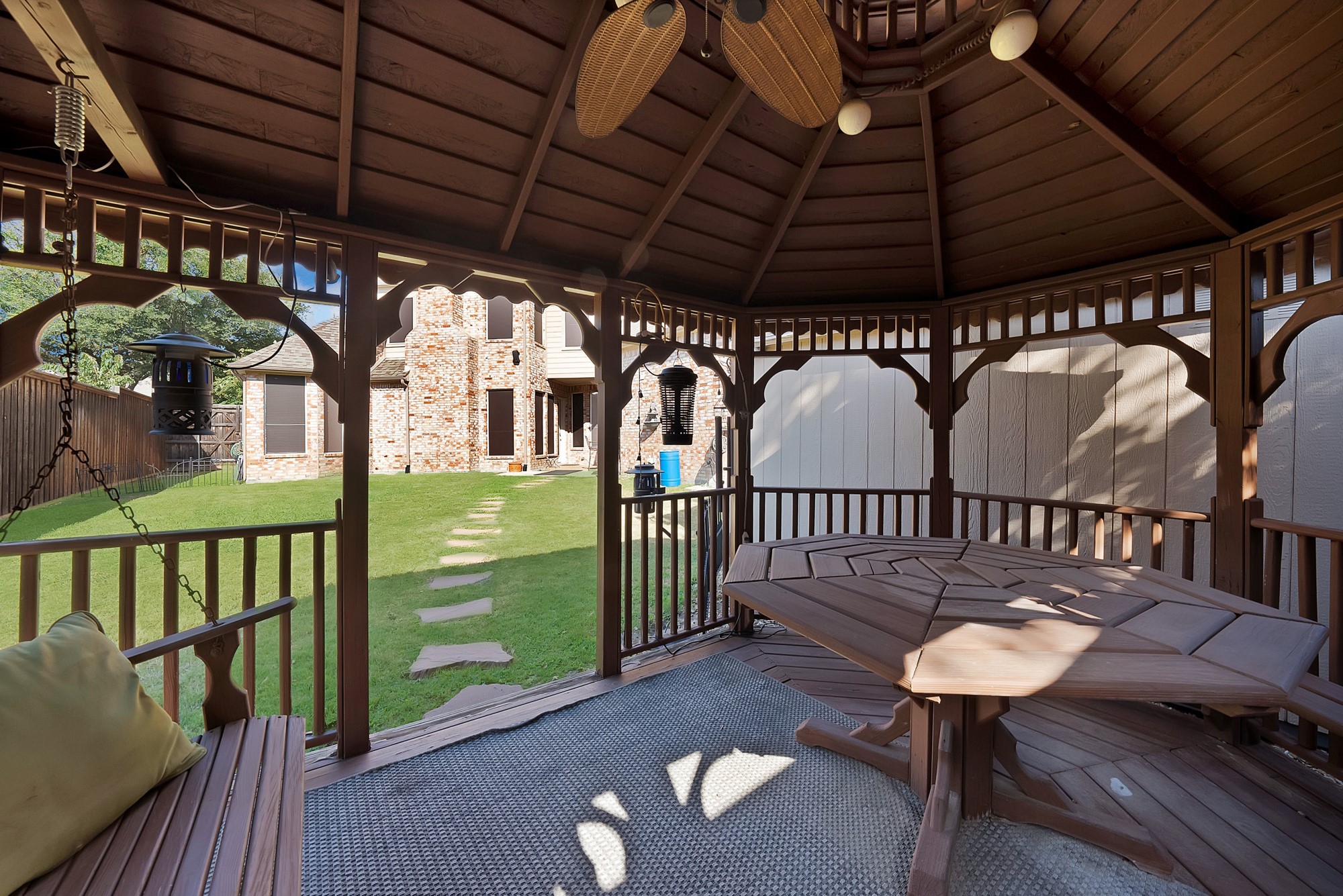 2605 Saratoga Drive