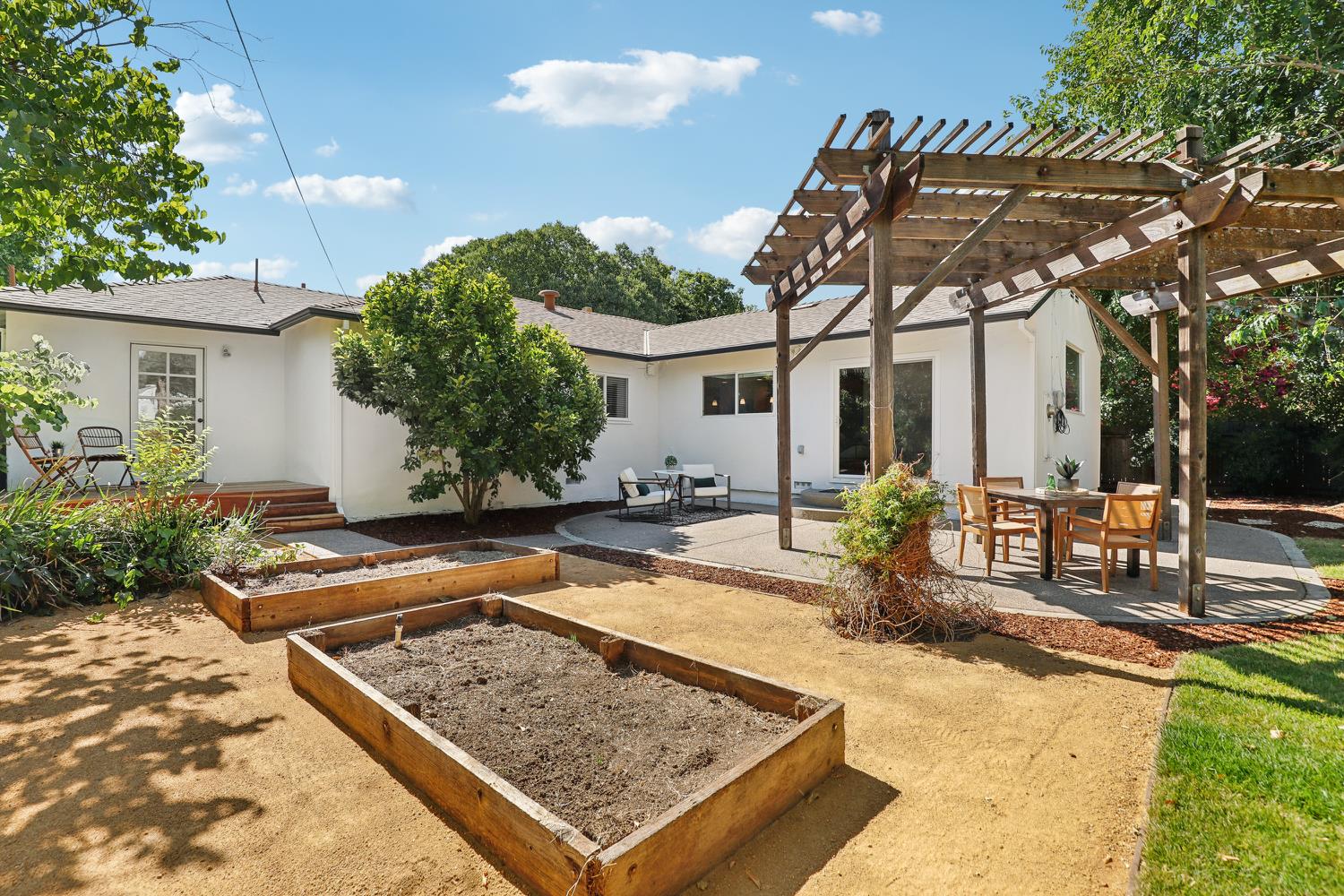 602 I Street
