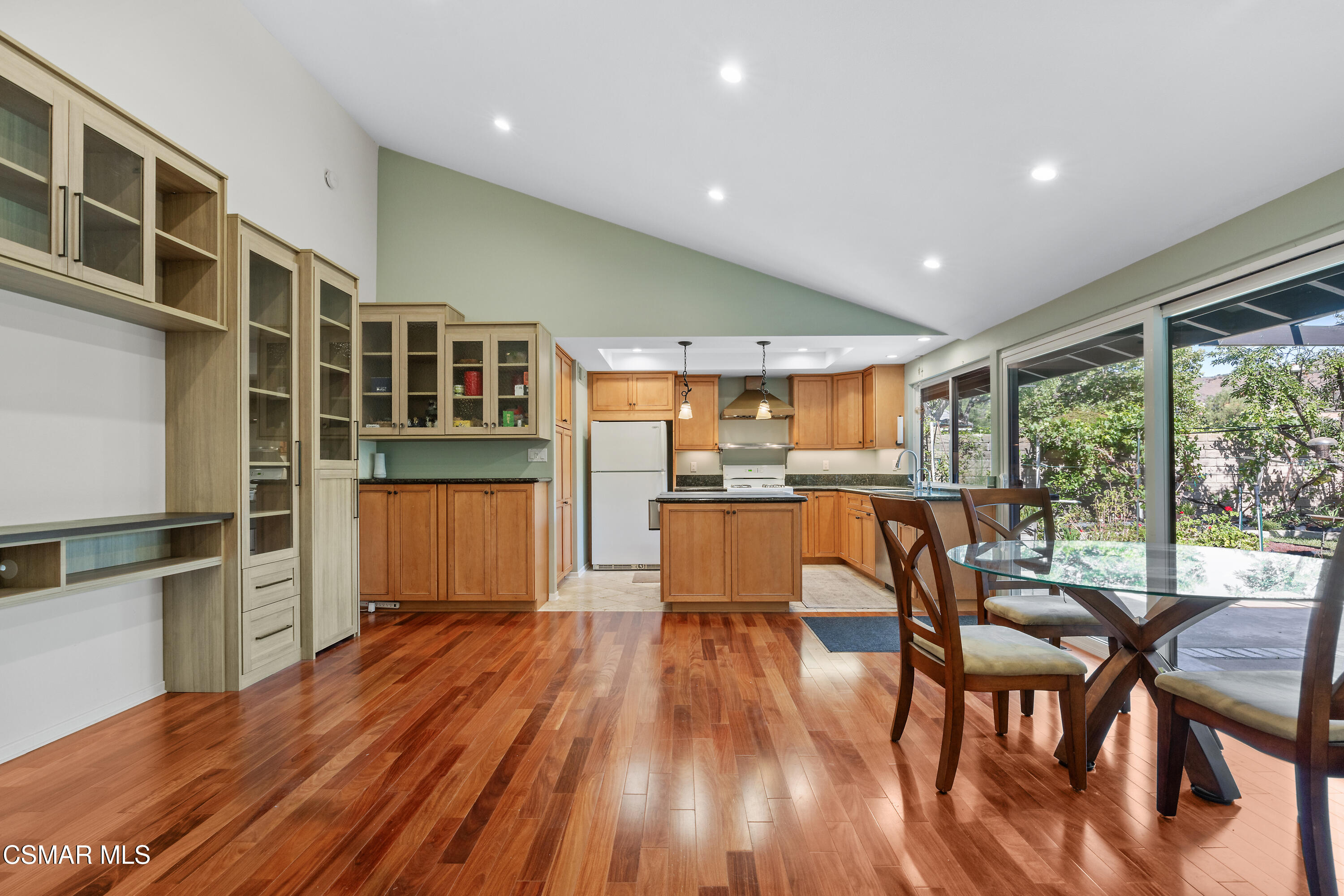 1641 Trafalgar Place