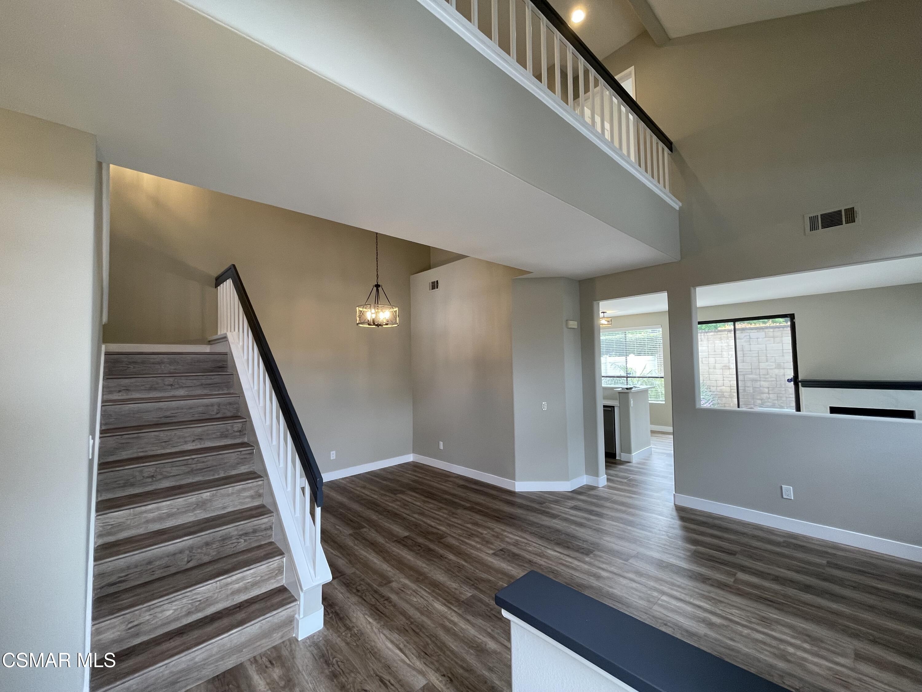 429 Dante Way