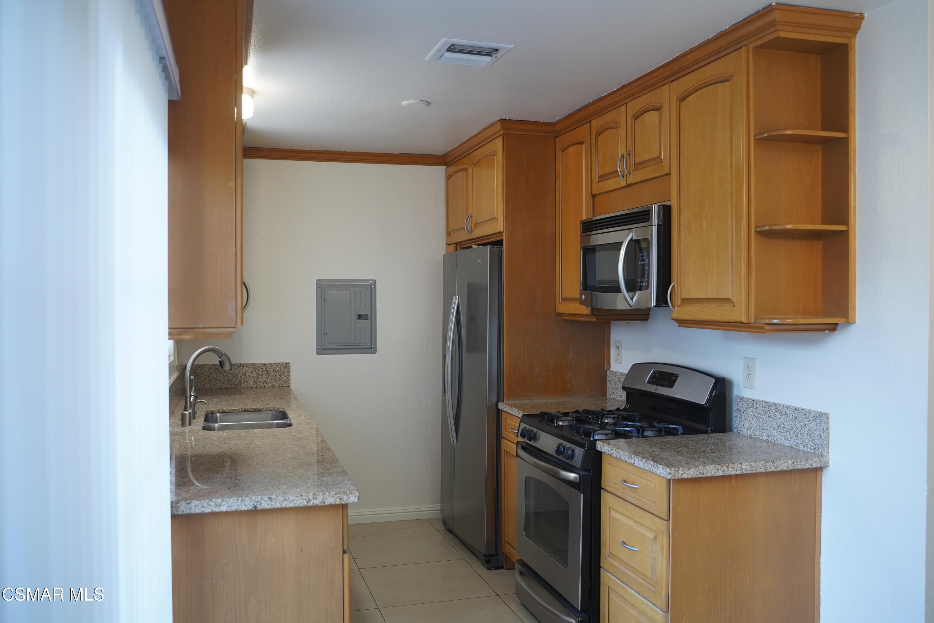 6621 Wilbur Avenue, 9