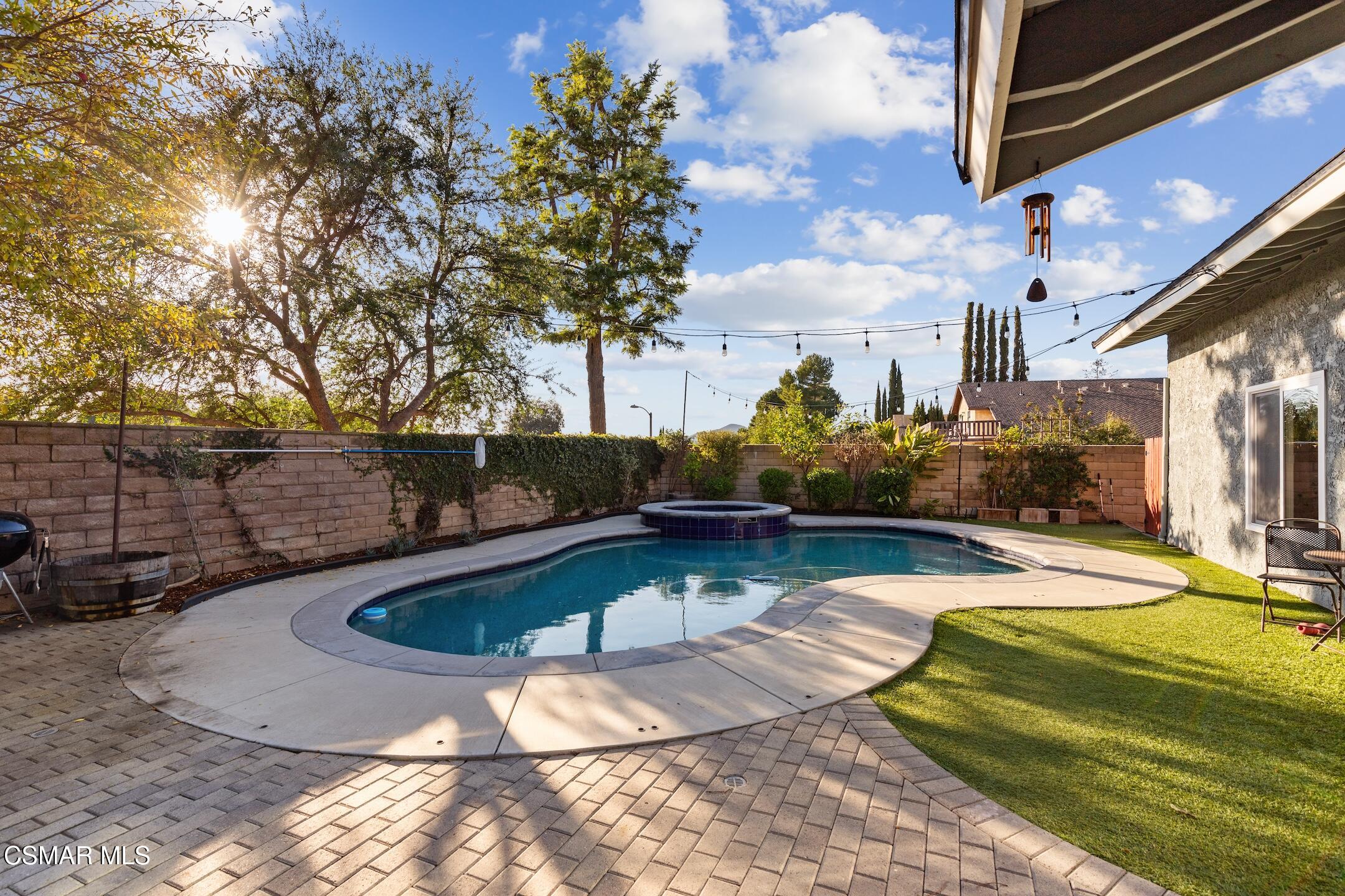 3348 Holloway Street