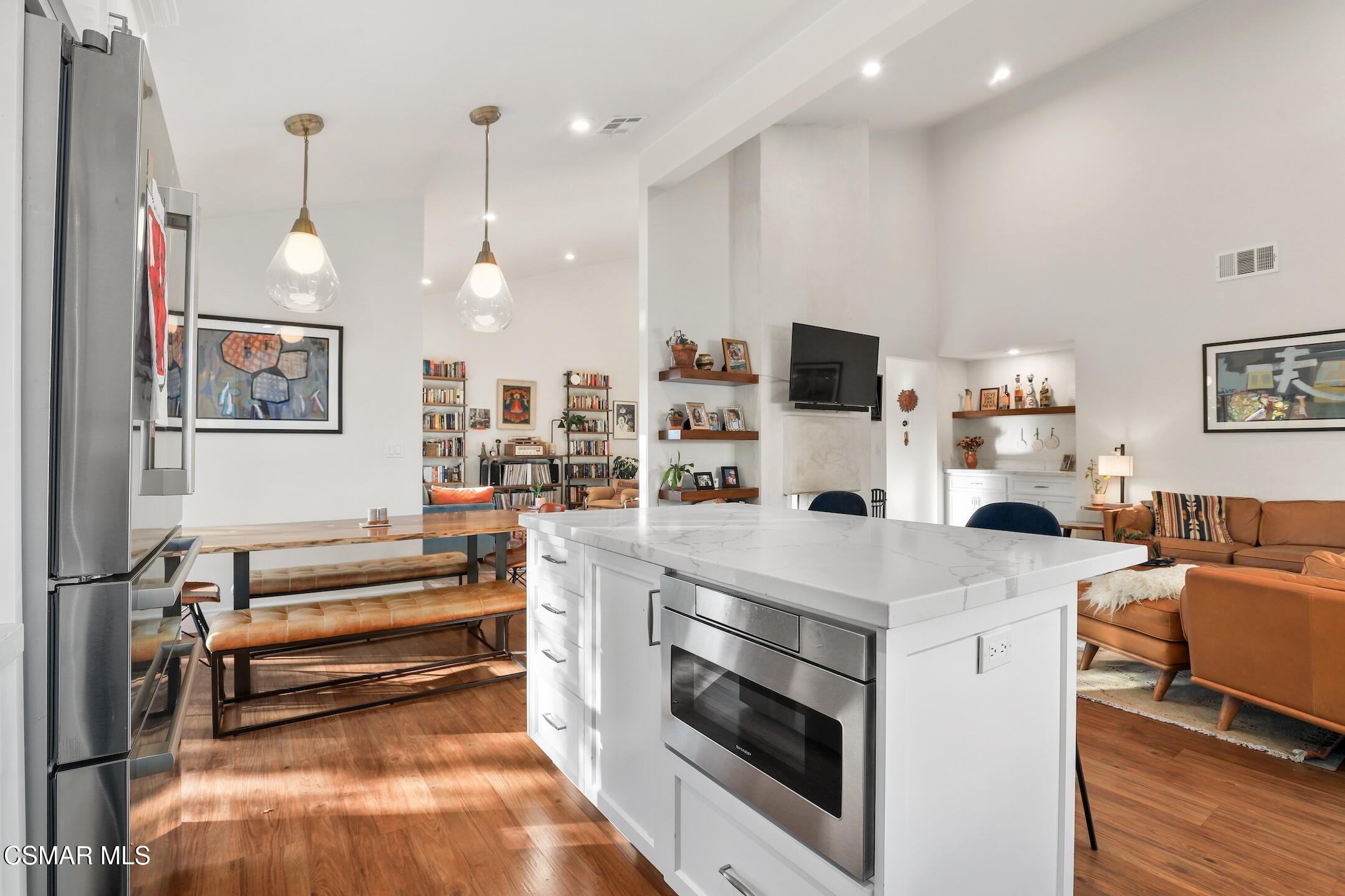 3348 Holloway Street