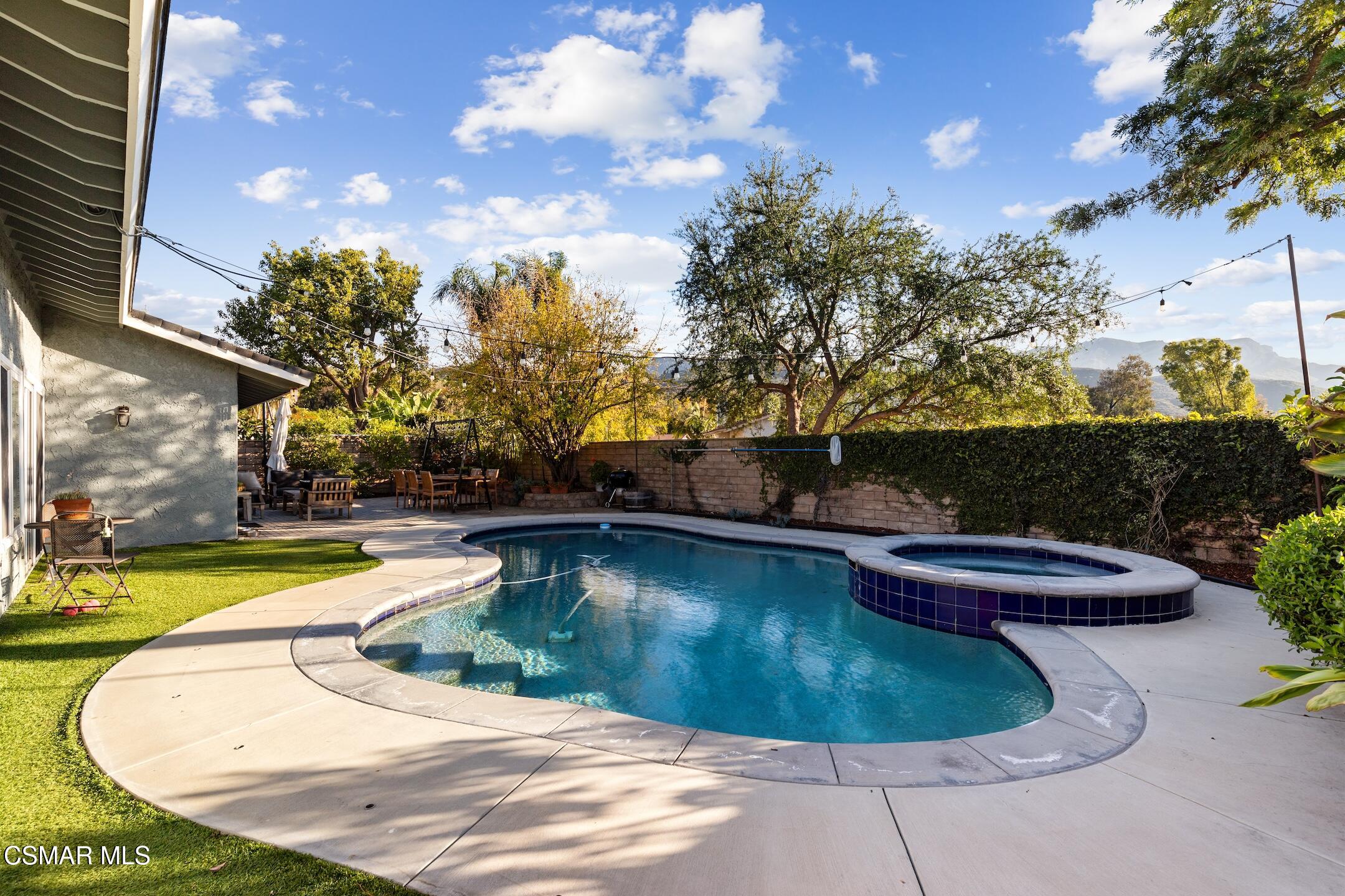 3348 Holloway Street