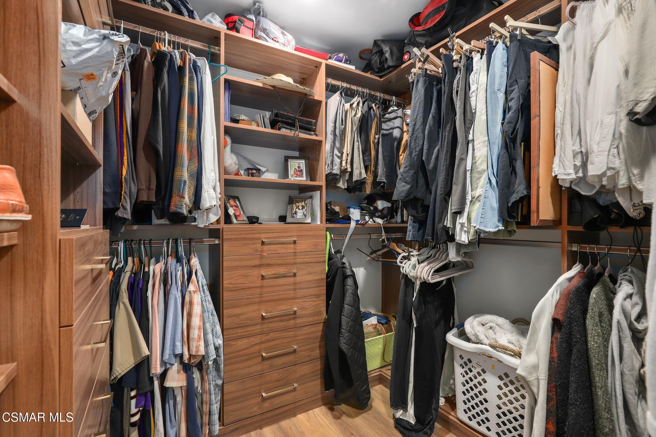 3348 Holloway Street