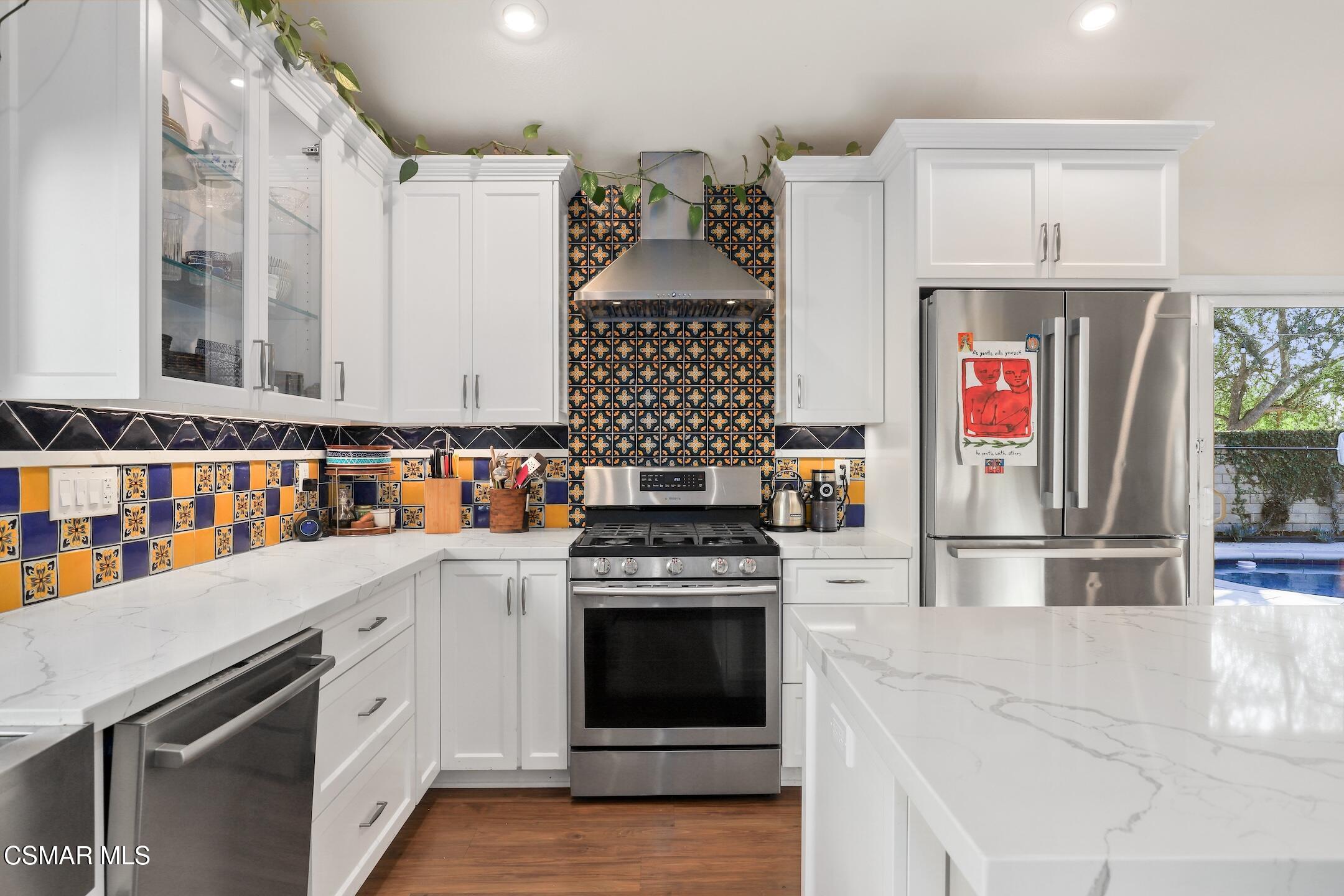 3348 Holloway Street