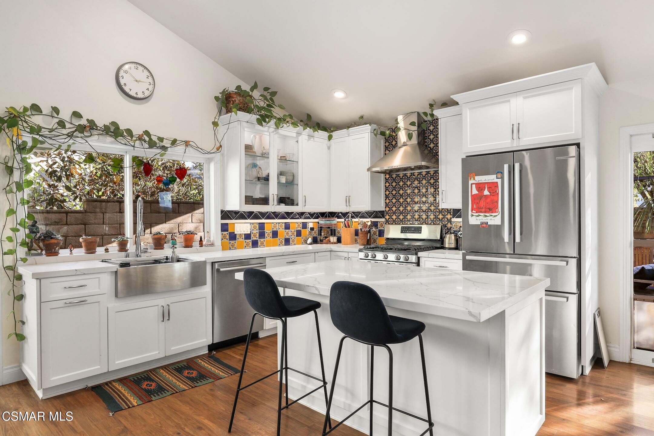 3348 Holloway Street