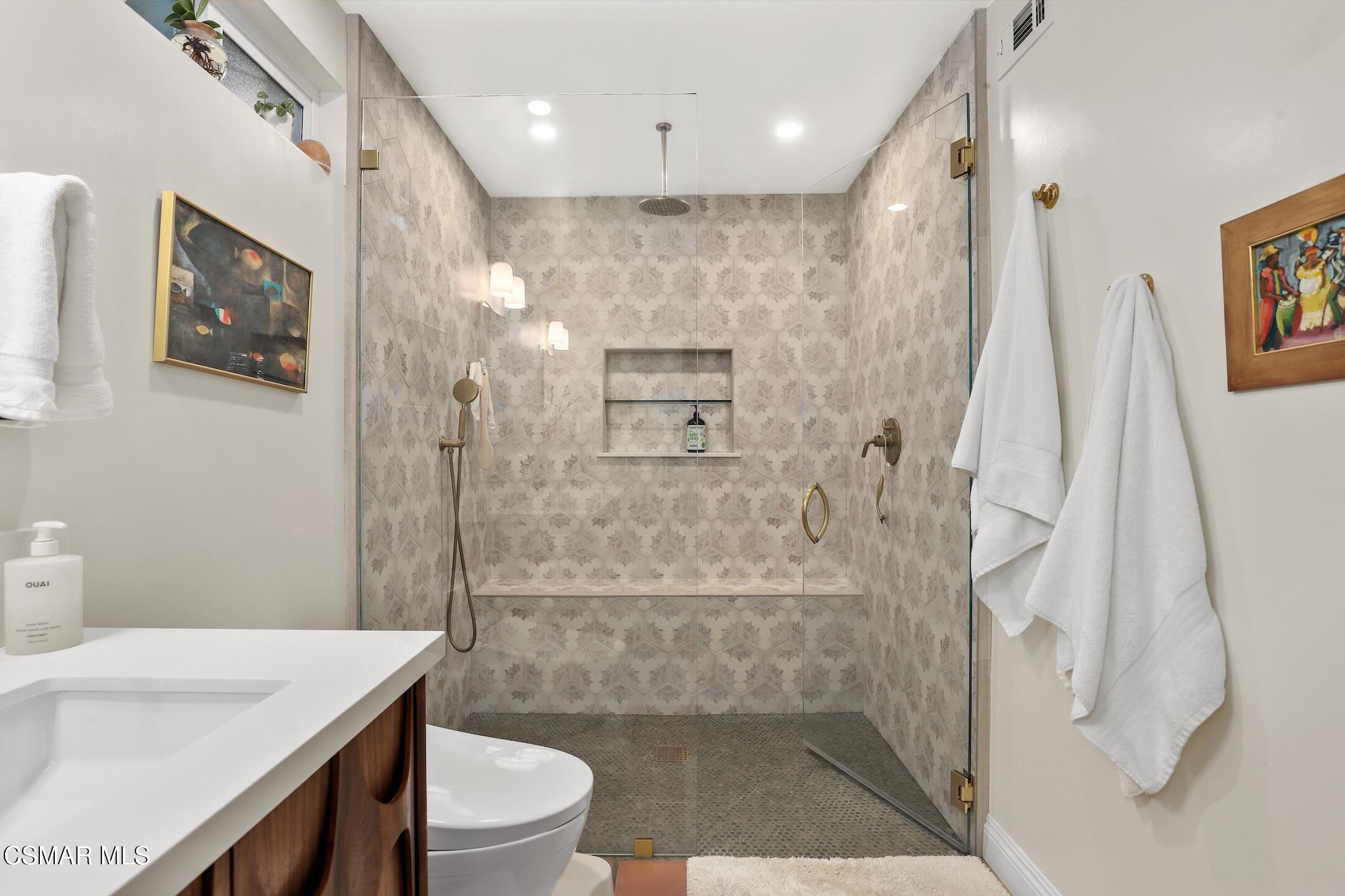 3348 Holloway Street