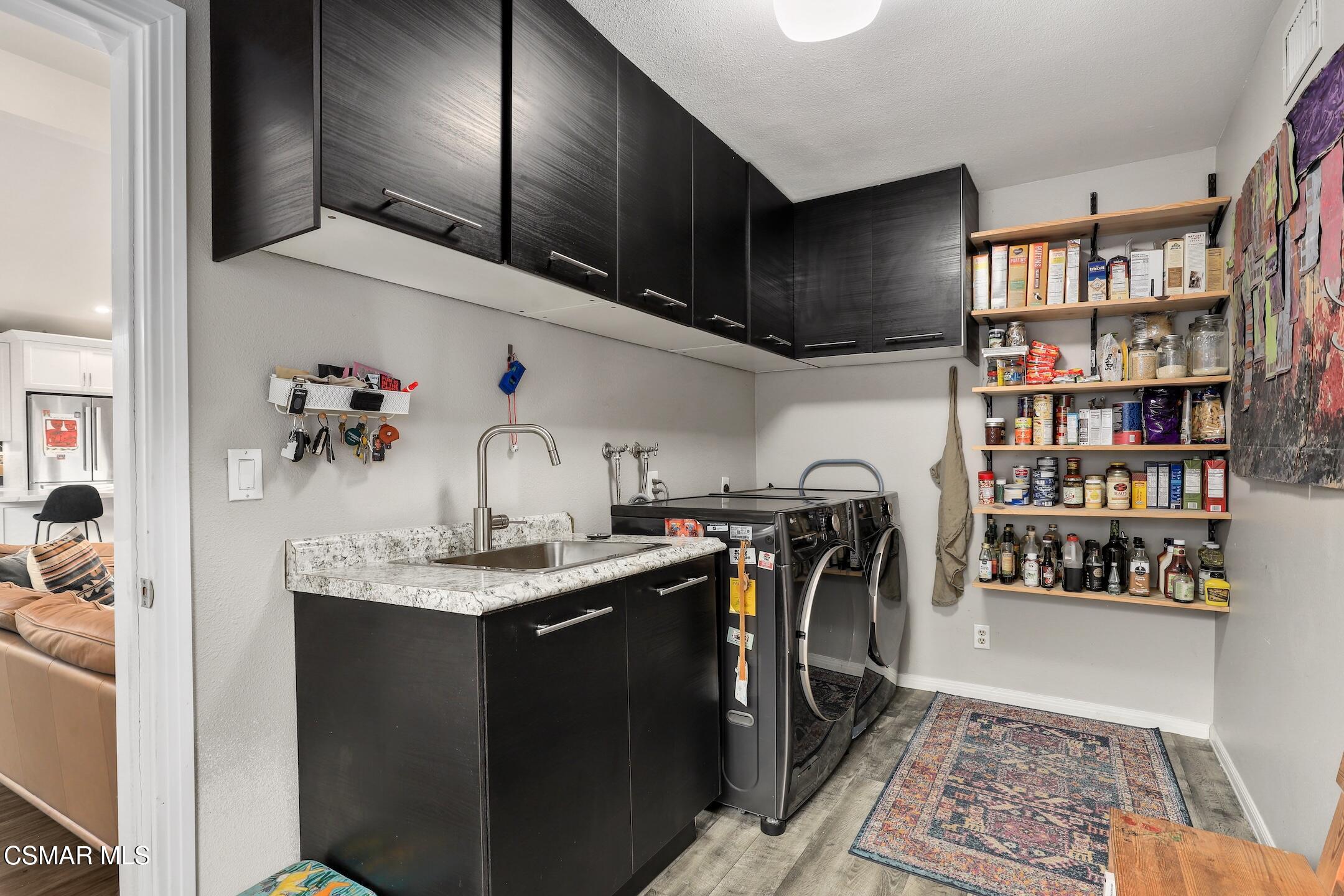 3348 Holloway Street