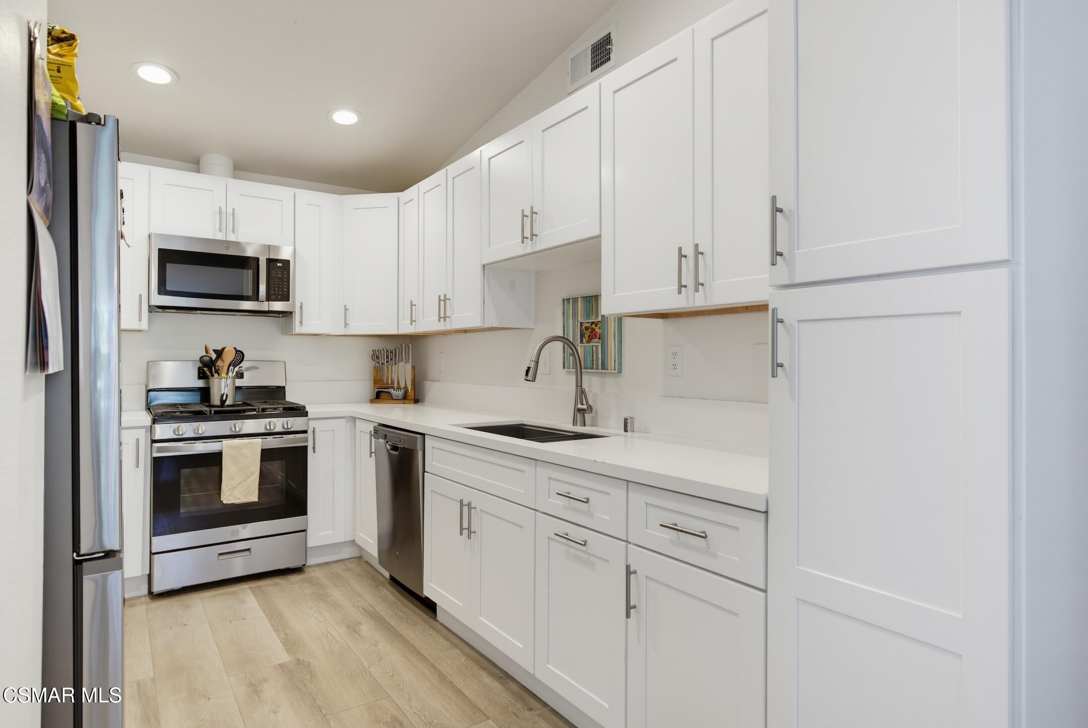 29105 E Thousand Oaks Boulevard, E