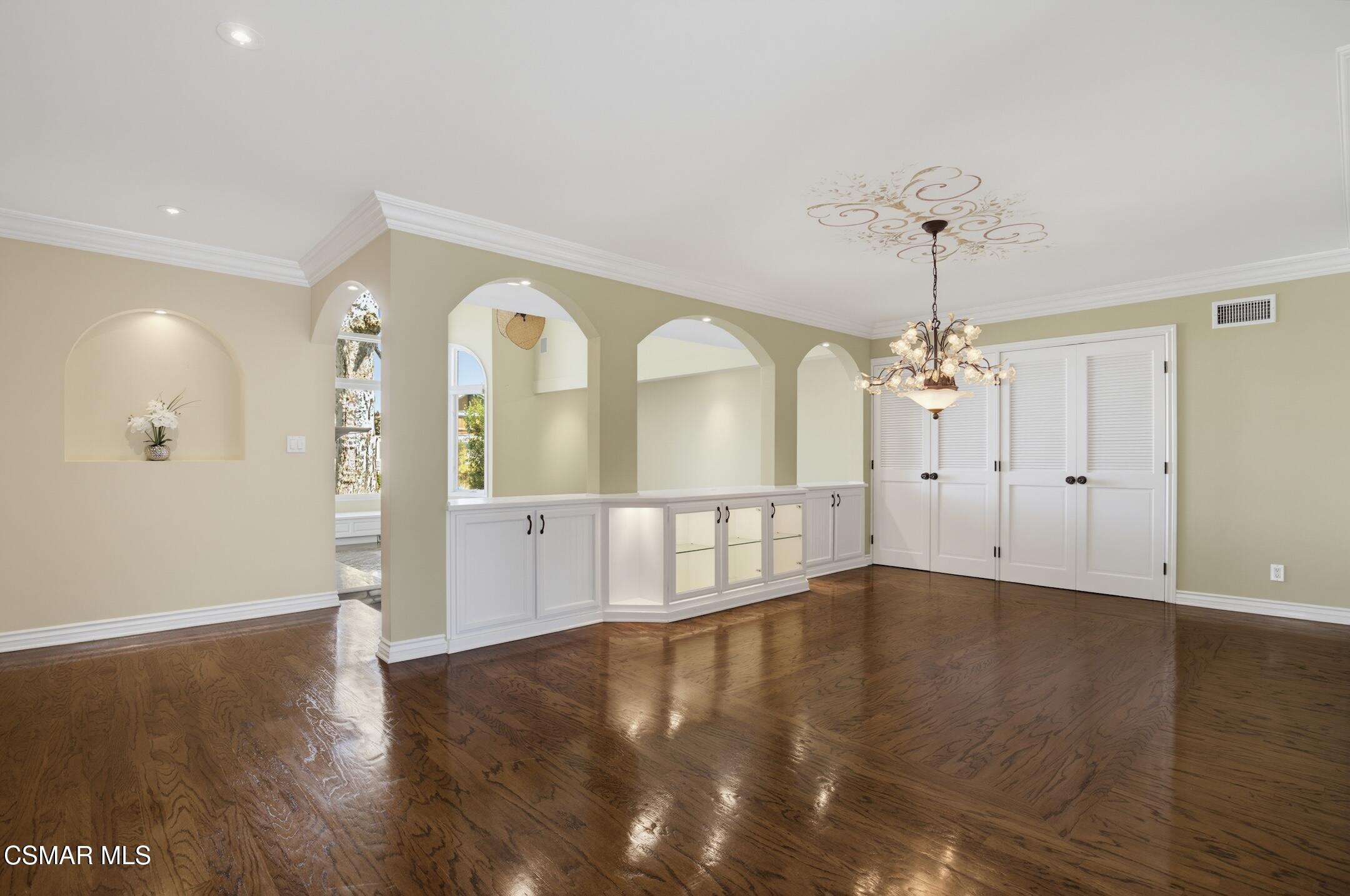 3927 Fairbreeze Circle