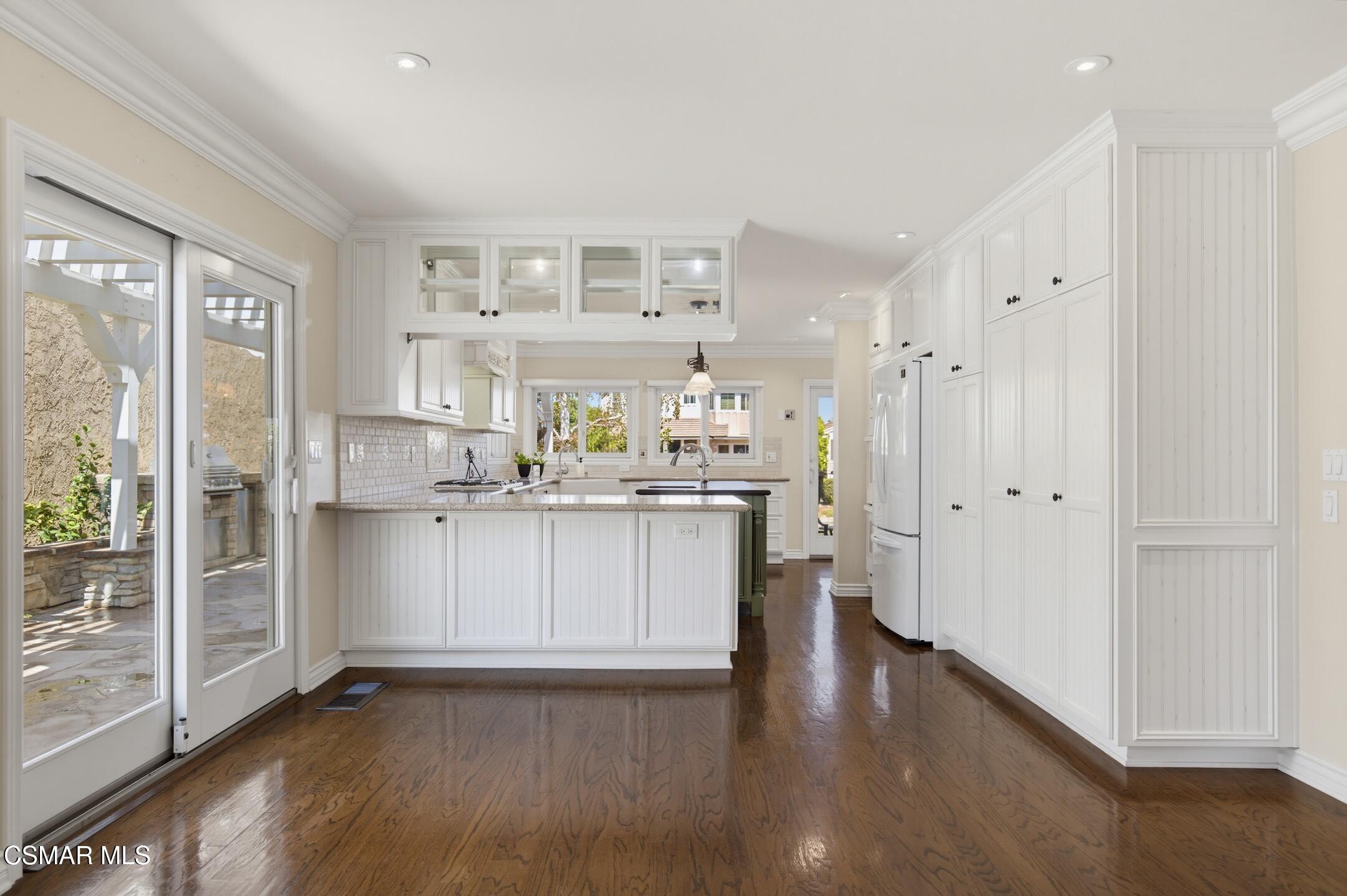 3927 Fairbreeze Circle