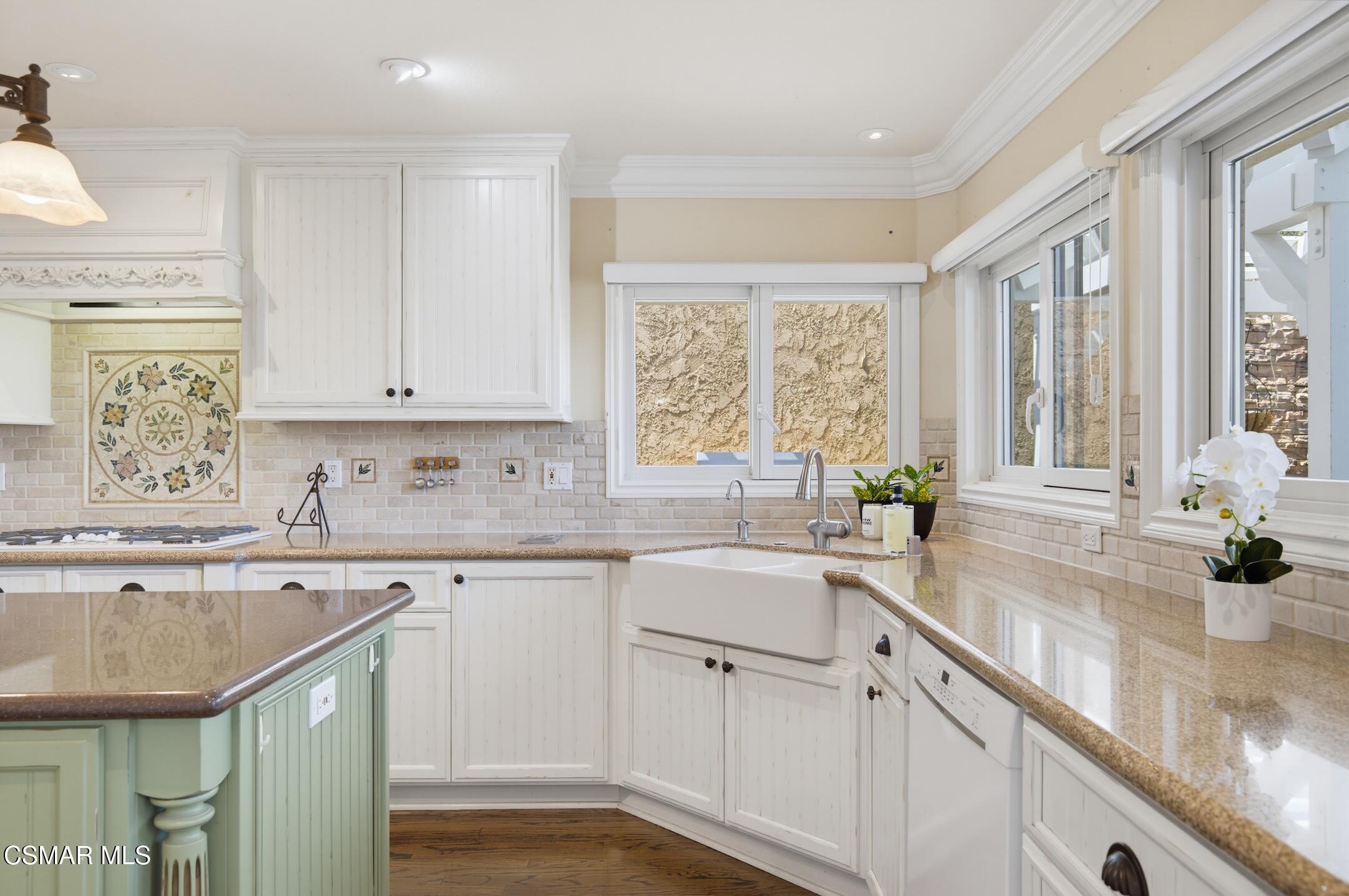 3927 Fairbreeze Circle