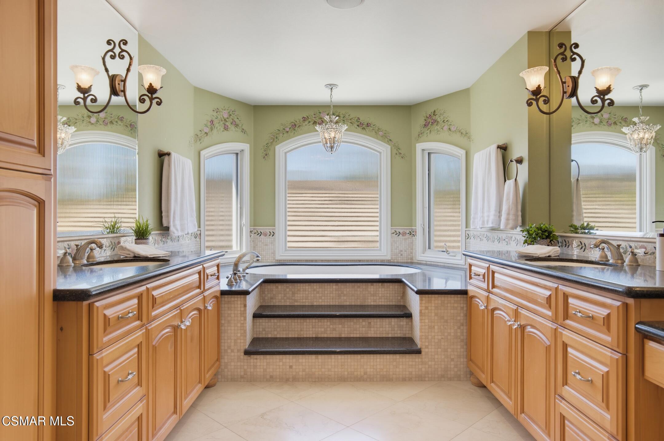 3927 Fairbreeze Circle