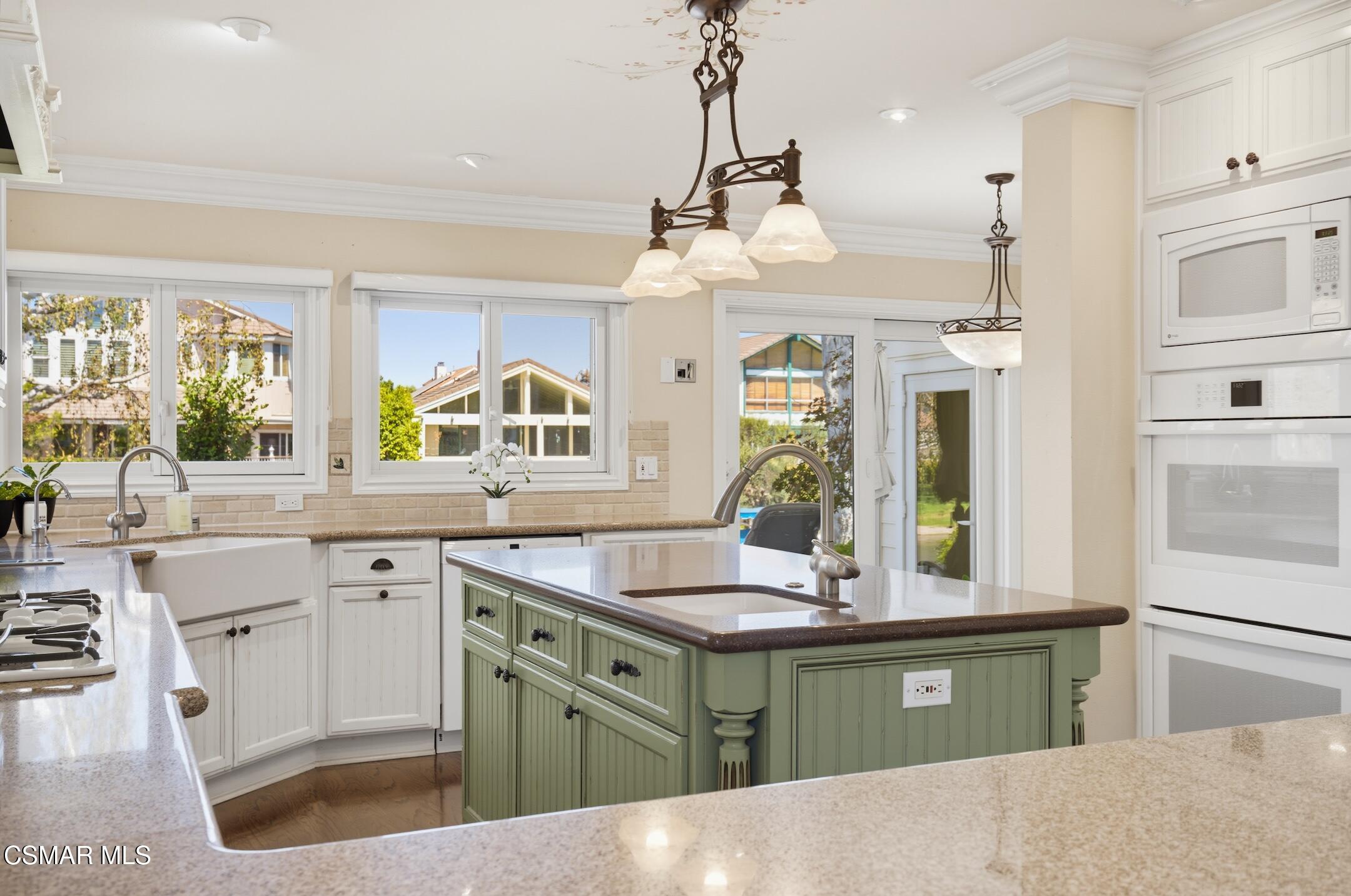 3927 Fairbreeze Circle