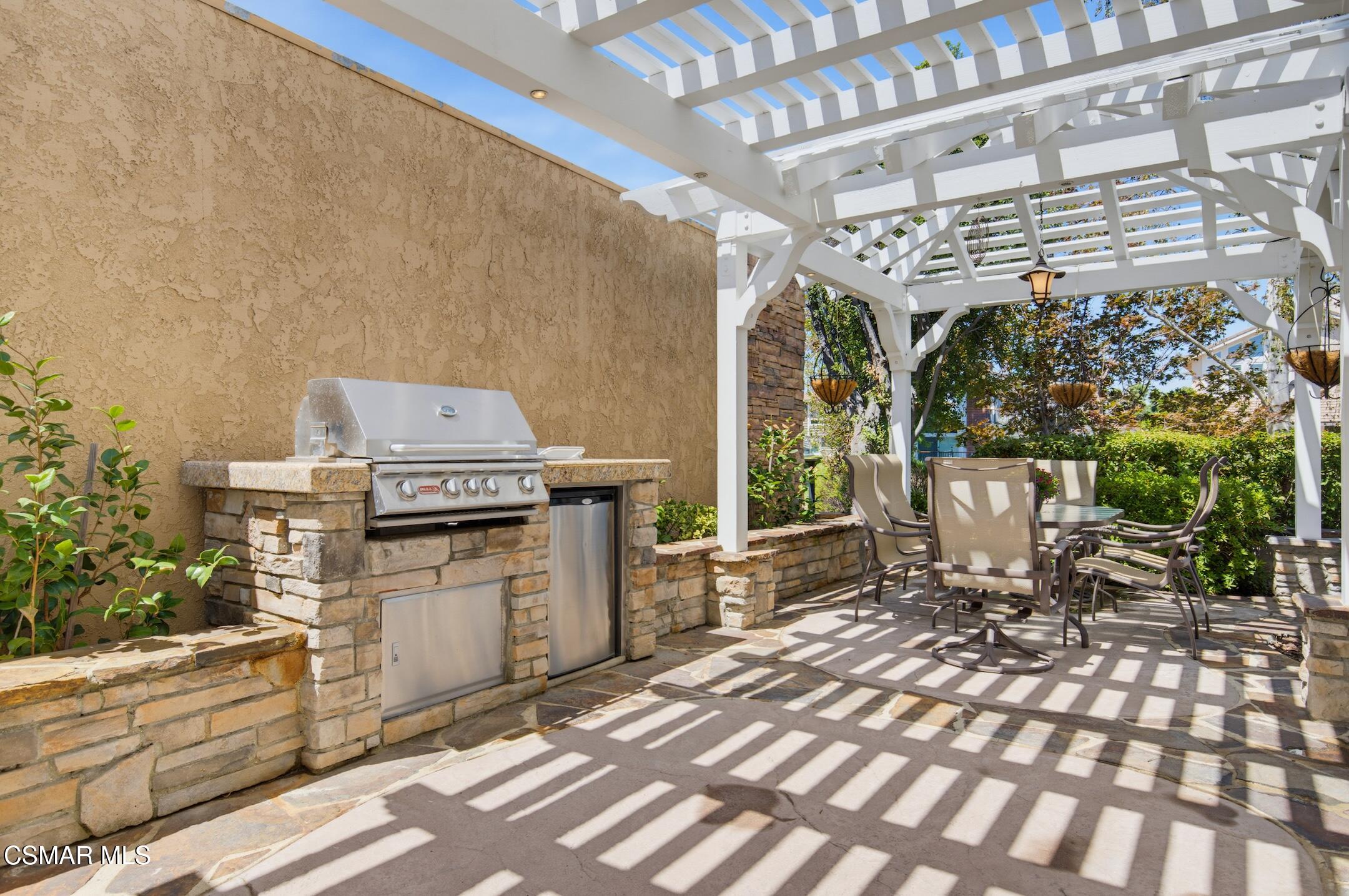 3927 Fairbreeze Circle