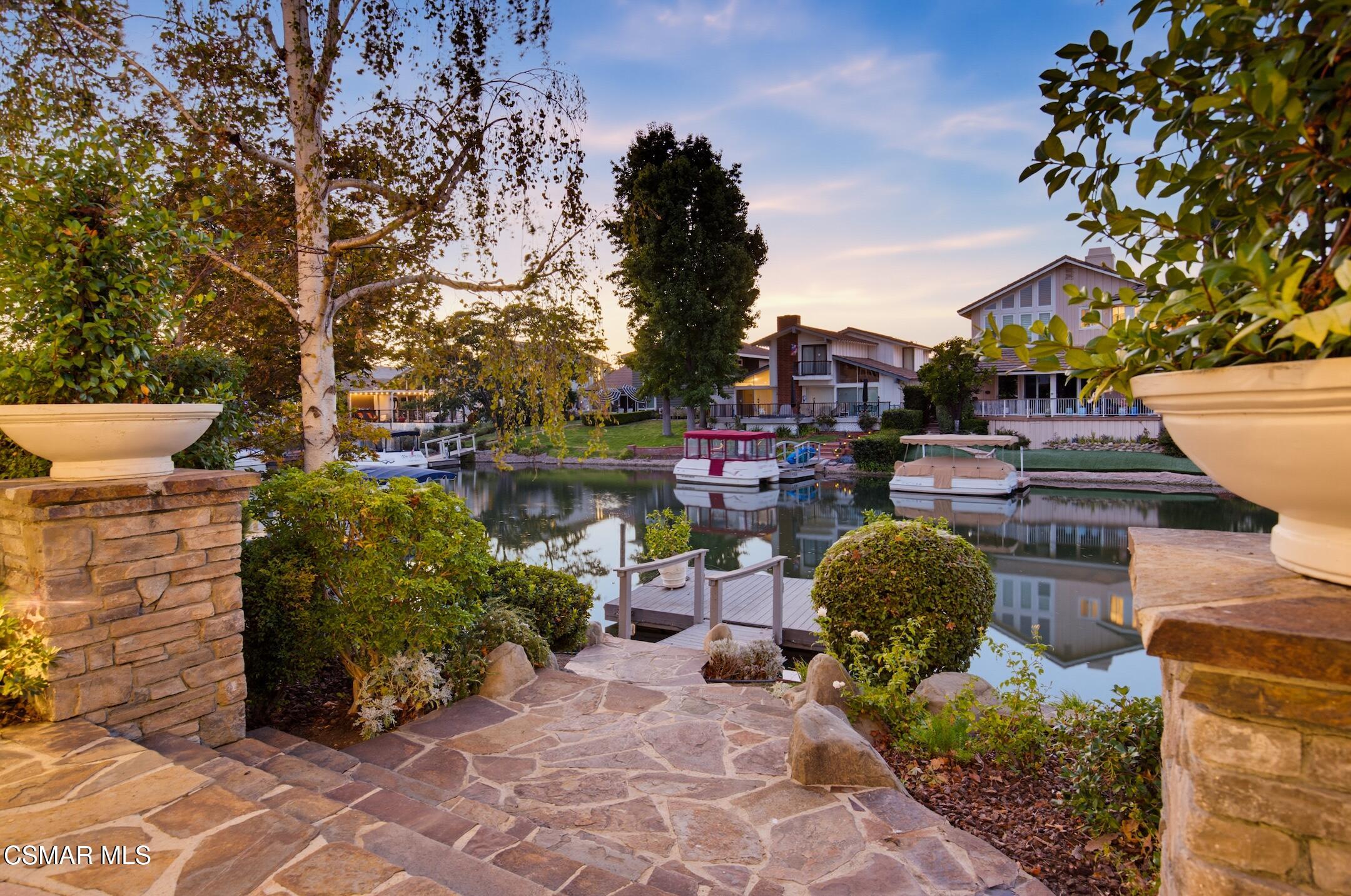 3927 Fairbreeze Circle
