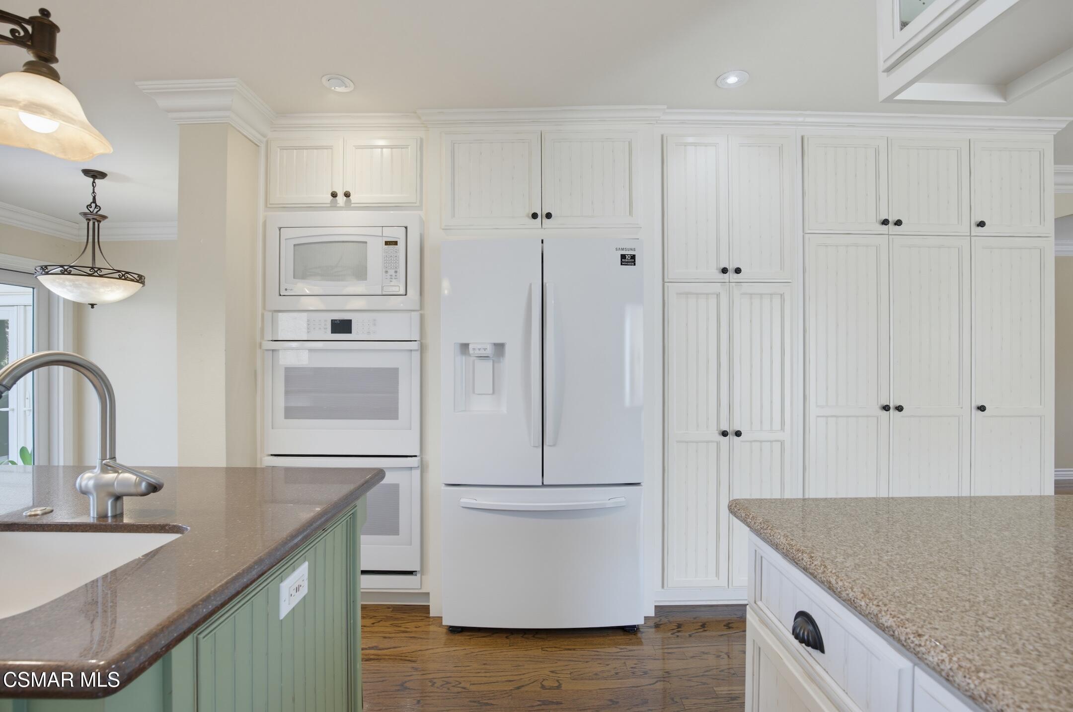 3927 Fairbreeze Circle