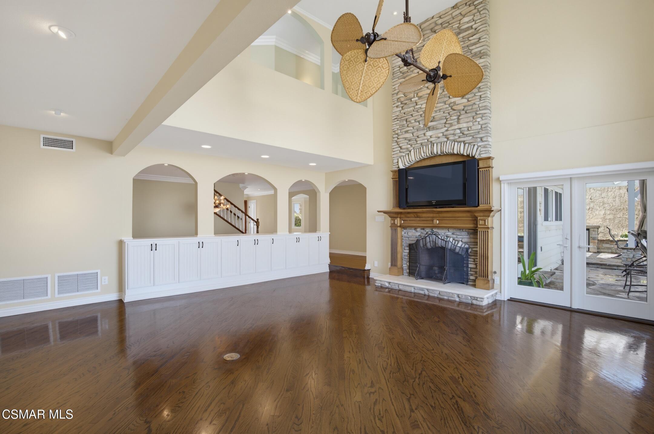 3927 Fairbreeze Circle