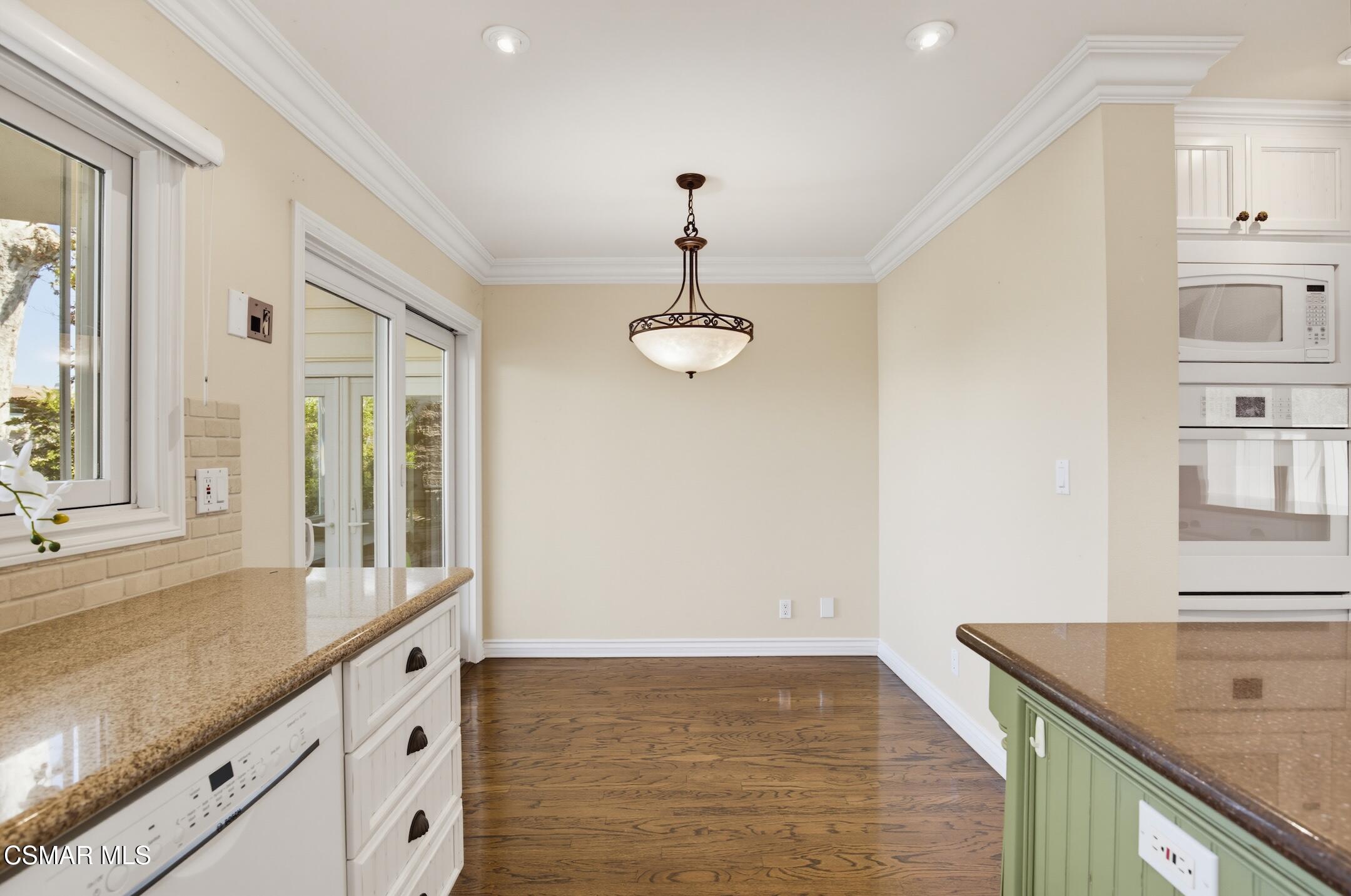 3927 Fairbreeze Circle