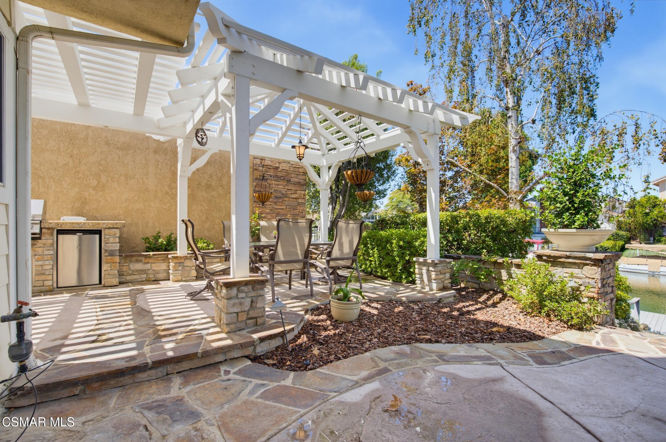 3927 Fairbreeze Circle