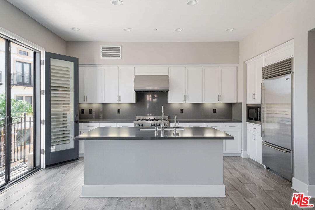 23500 PARK SORRENTO Unit: H31