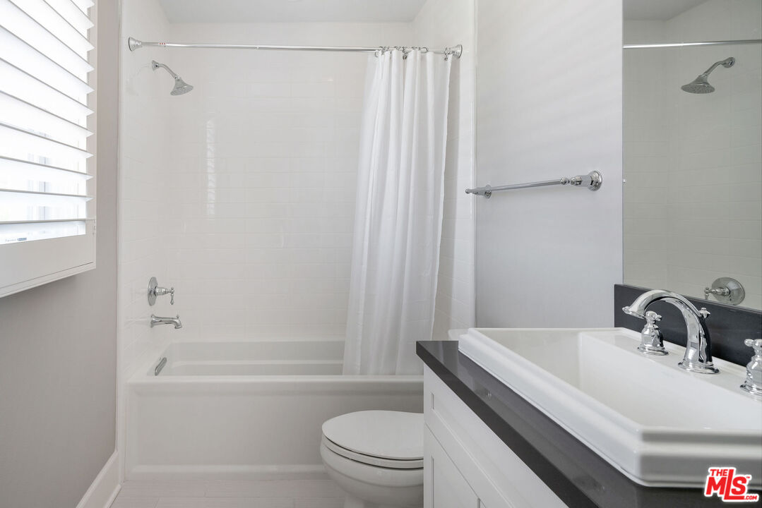 23500 PARK SORRENTO Unit: H31