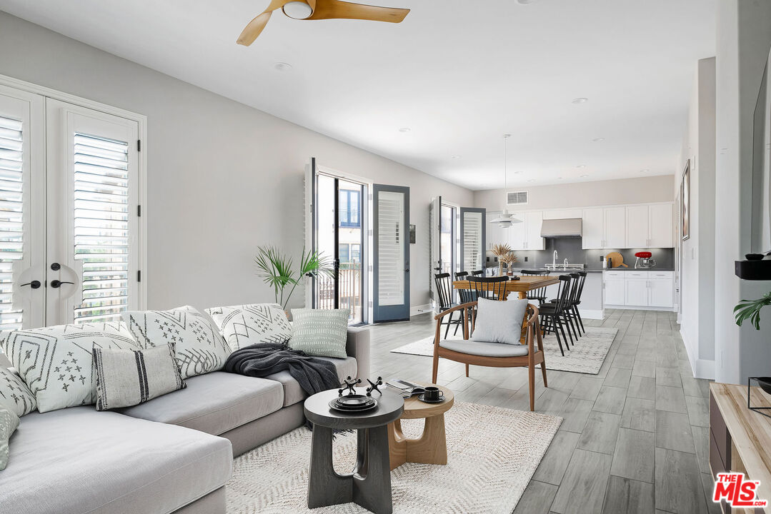 23500 PARK SORRENTO Unit: H31