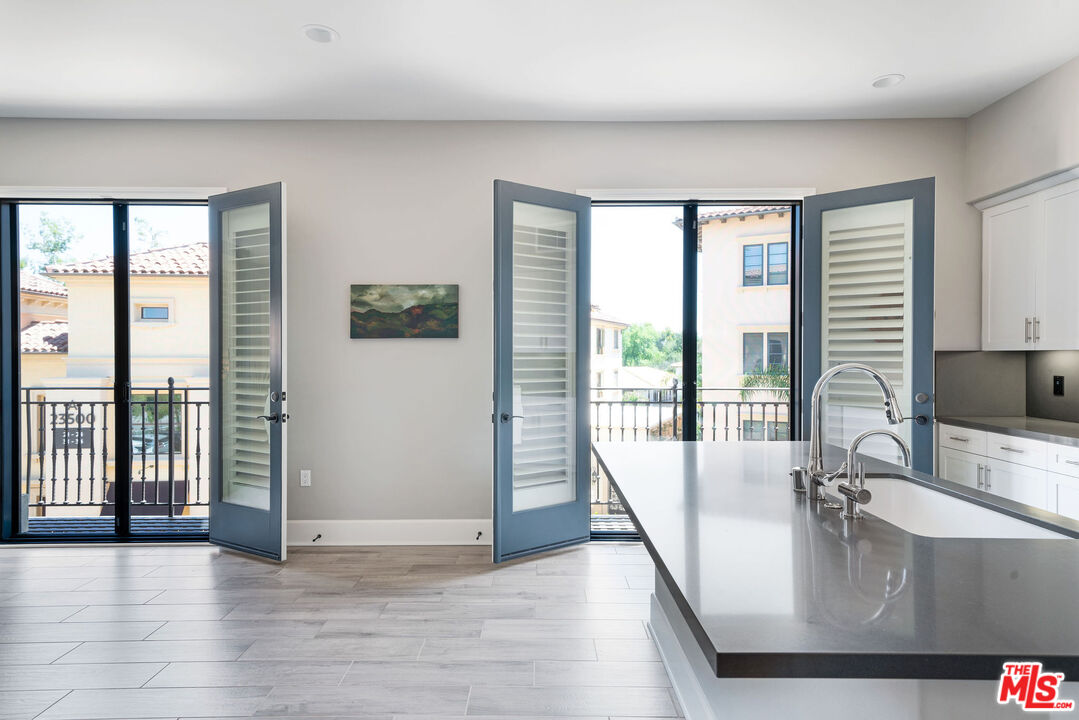 23500 PARK SORRENTO Unit: H31