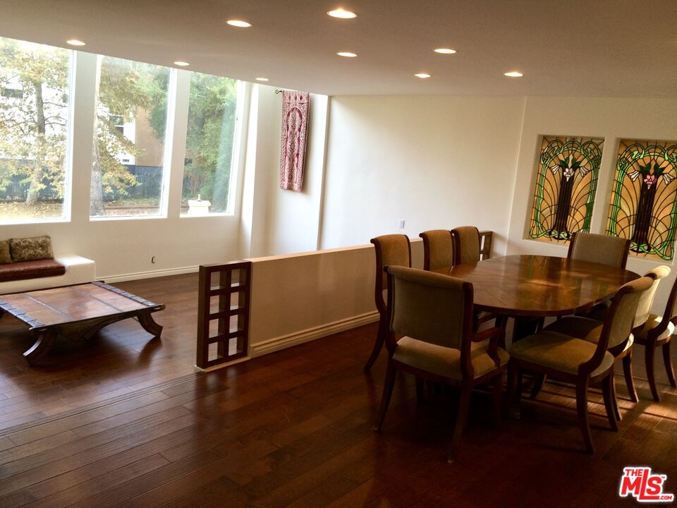 708 Thornhill Rd