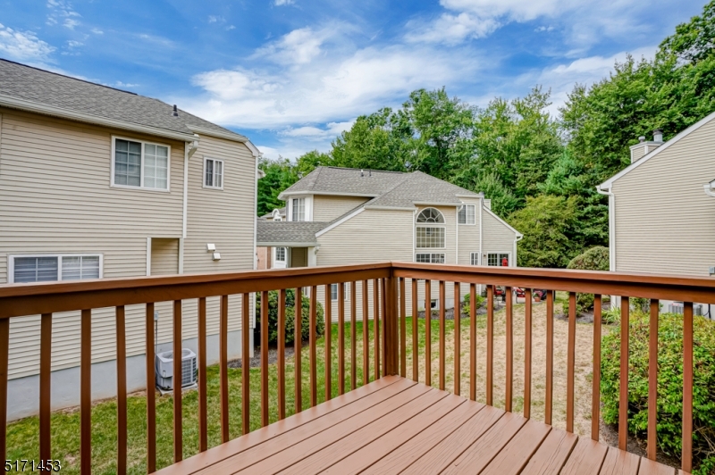 93 Crabapple Ln
