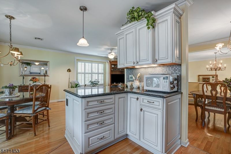 93 Crabapple Ln