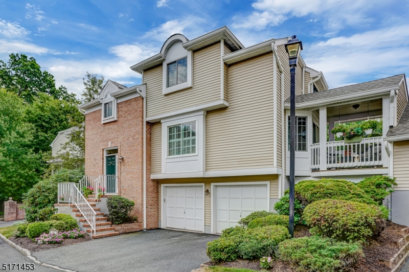 93 Crabapple Ln