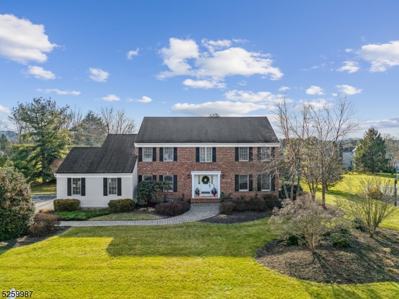 16 Springhouse Ln