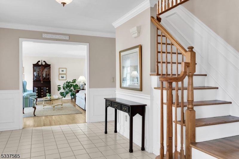 70 Springhouse Ln