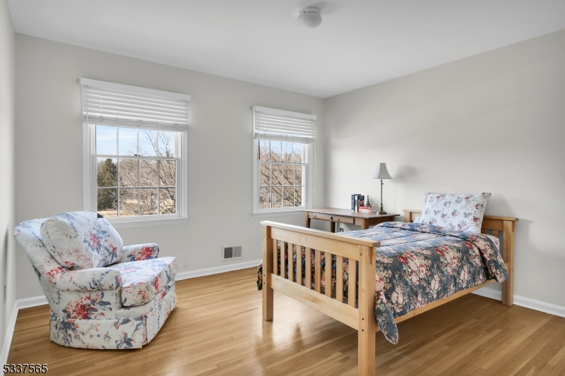 70 Springhouse Ln