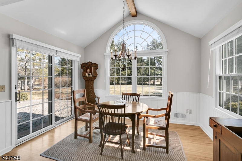 70 Springhouse Ln