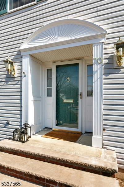 70 Springhouse Ln
