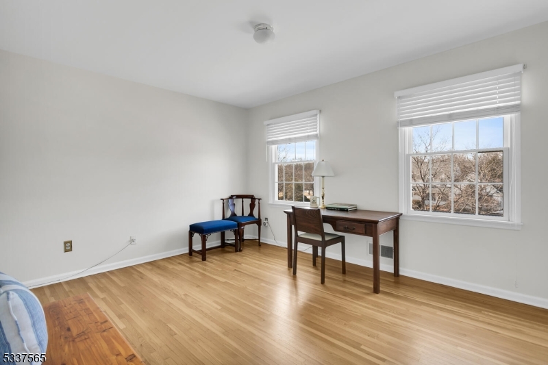 70 Springhouse Ln