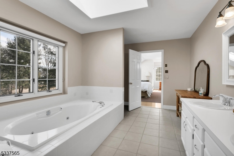 70 Springhouse Ln