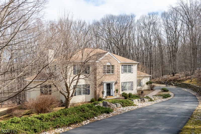 20 Edinburgh Dr